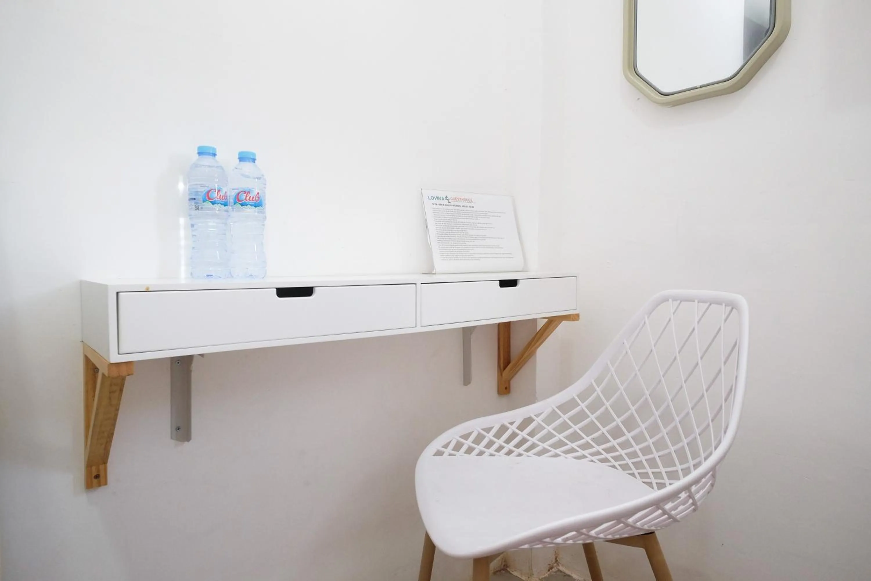 hair dresser in RedDoorz Plus At Lovina Inn Tonrangeng River Side