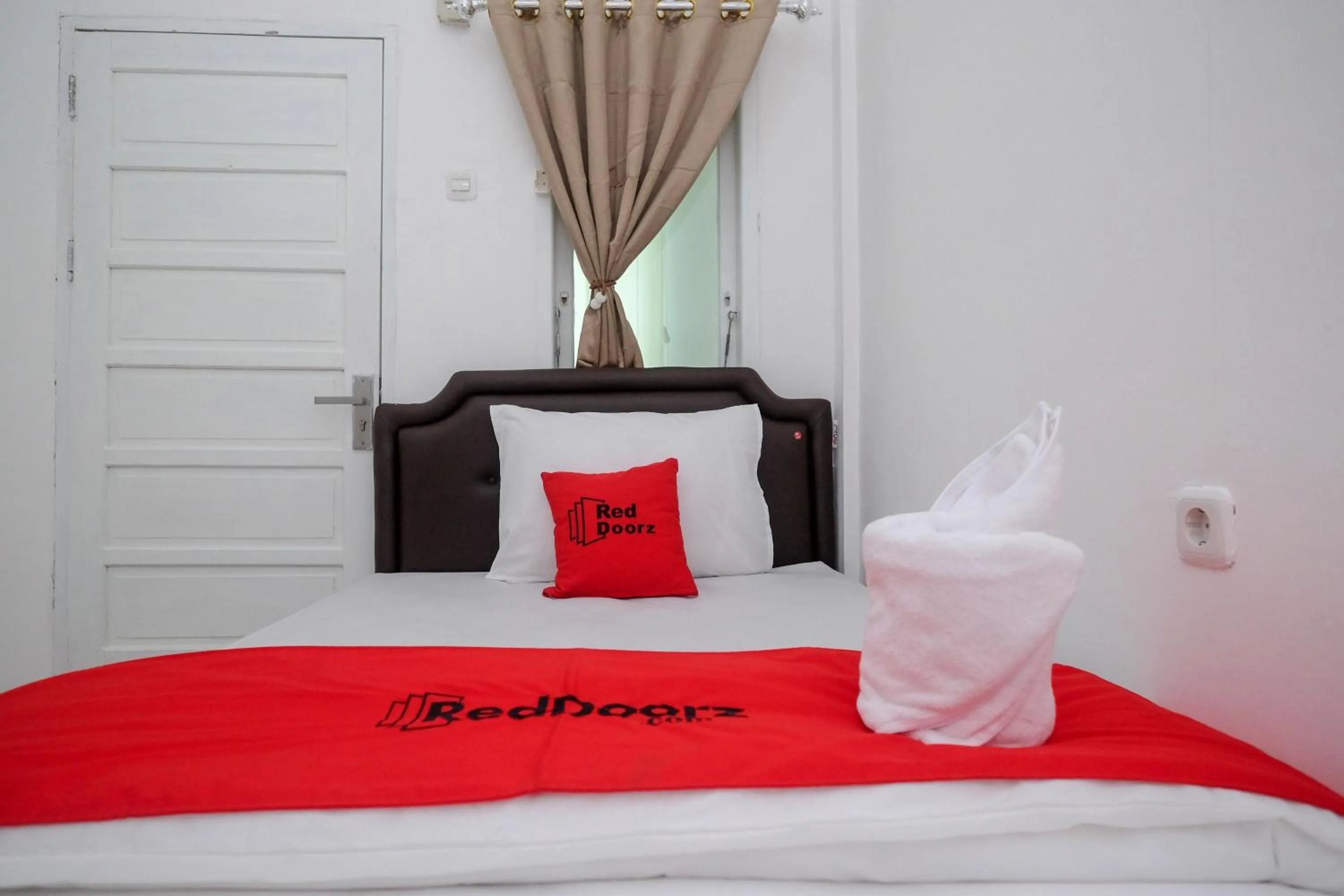 Bed in RedDoorz Plus At Lovina Inn Tonrangeng River Side