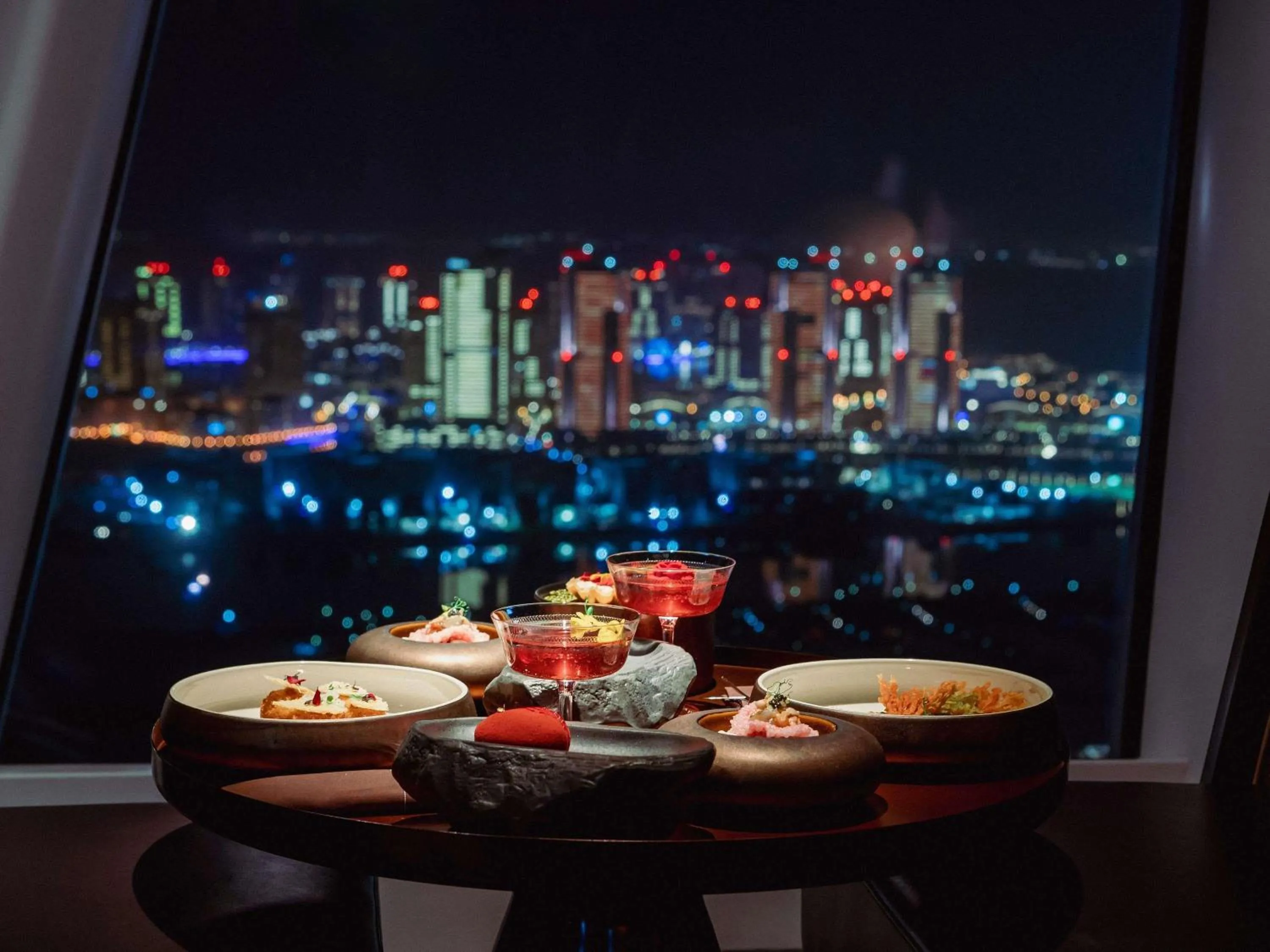 Lounge or bar in Raffles Doha