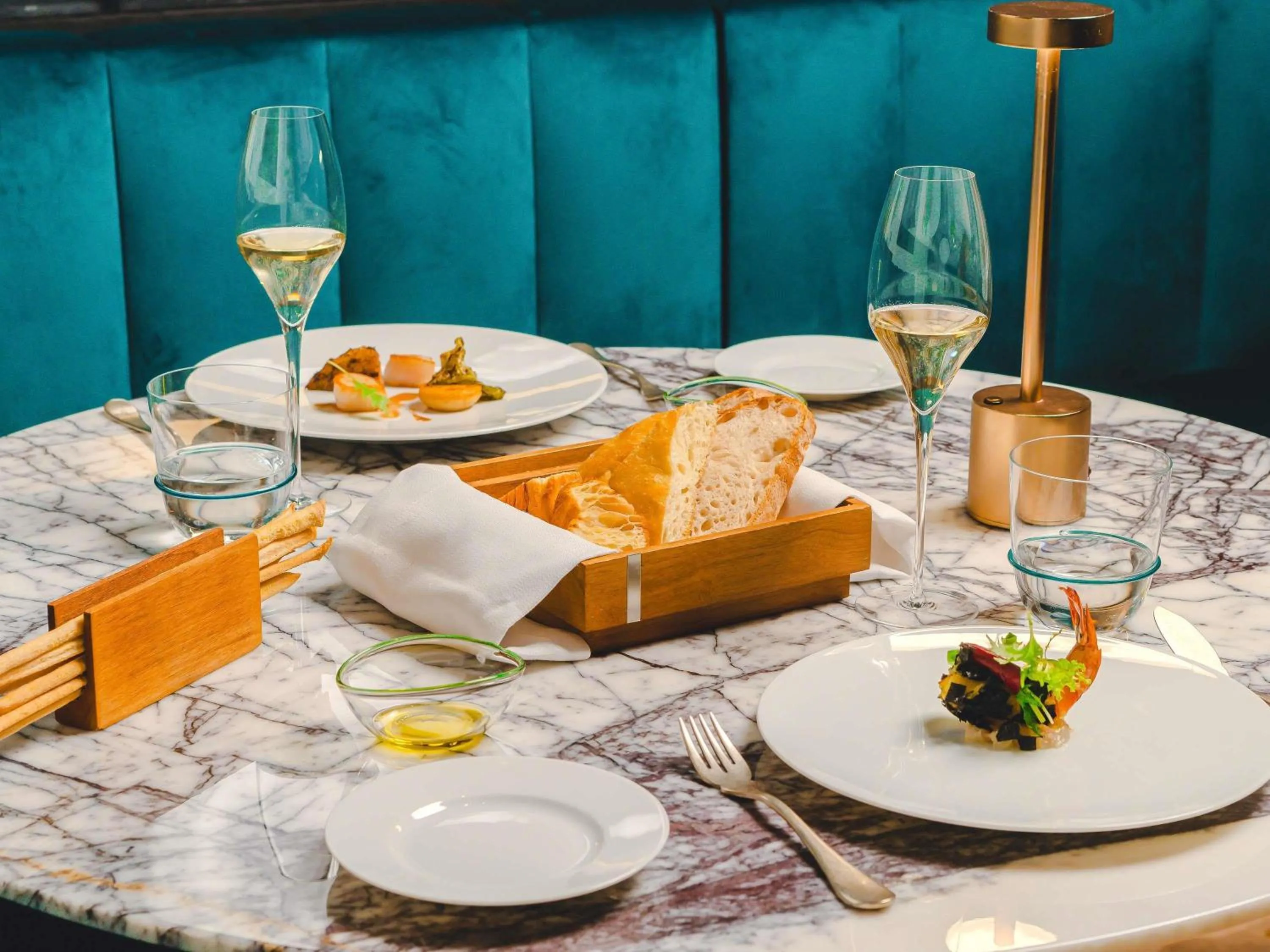 Restaurant/places to eat in Raffles Doha