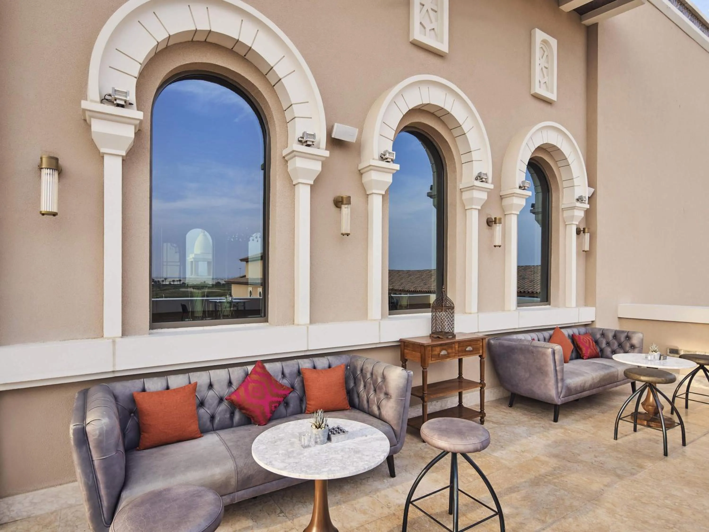 Lounge or bar in Club Privé By Rixos Saadiyat