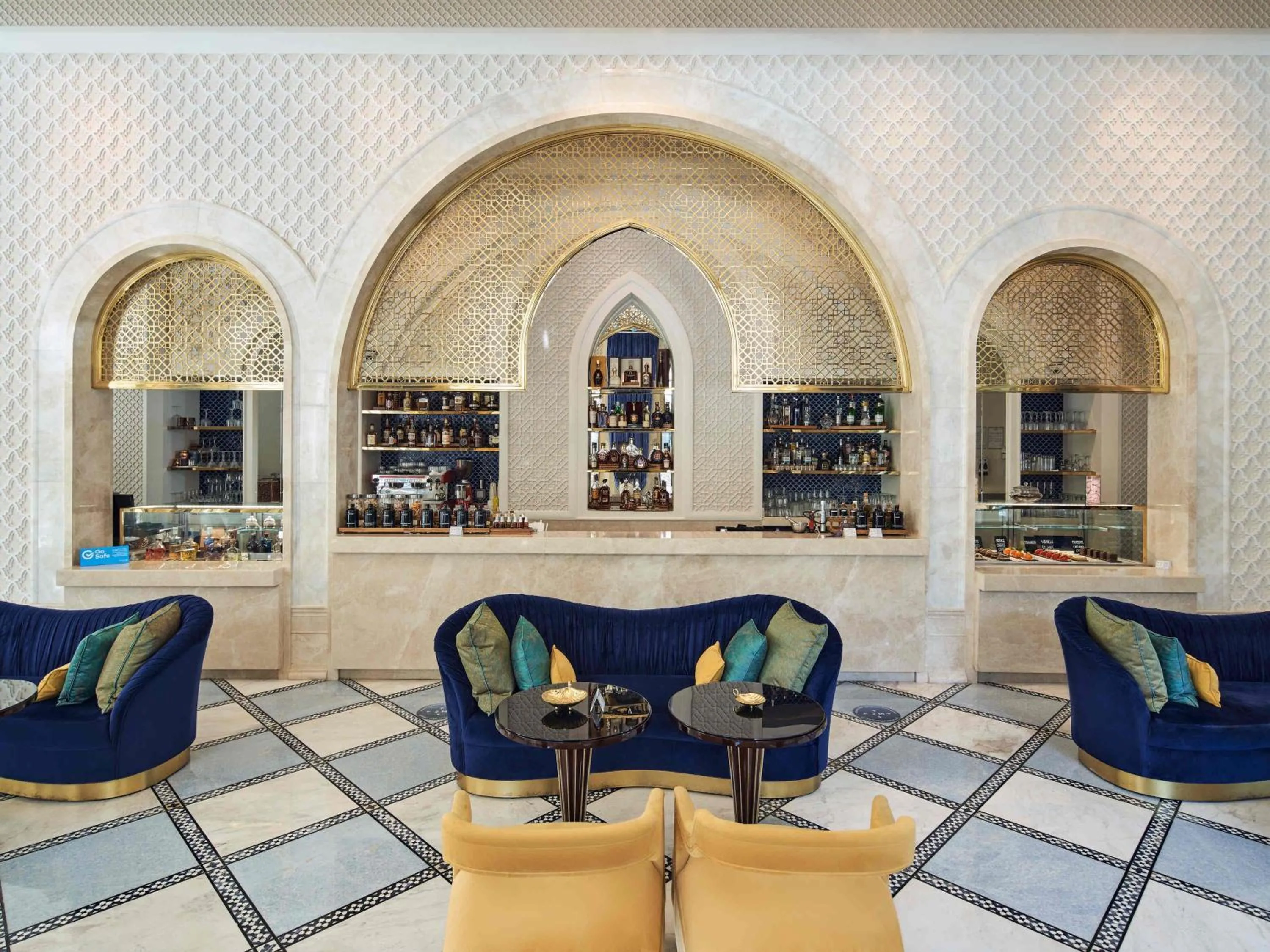 Lounge or bar in Club Privé By Rixos Saadiyat