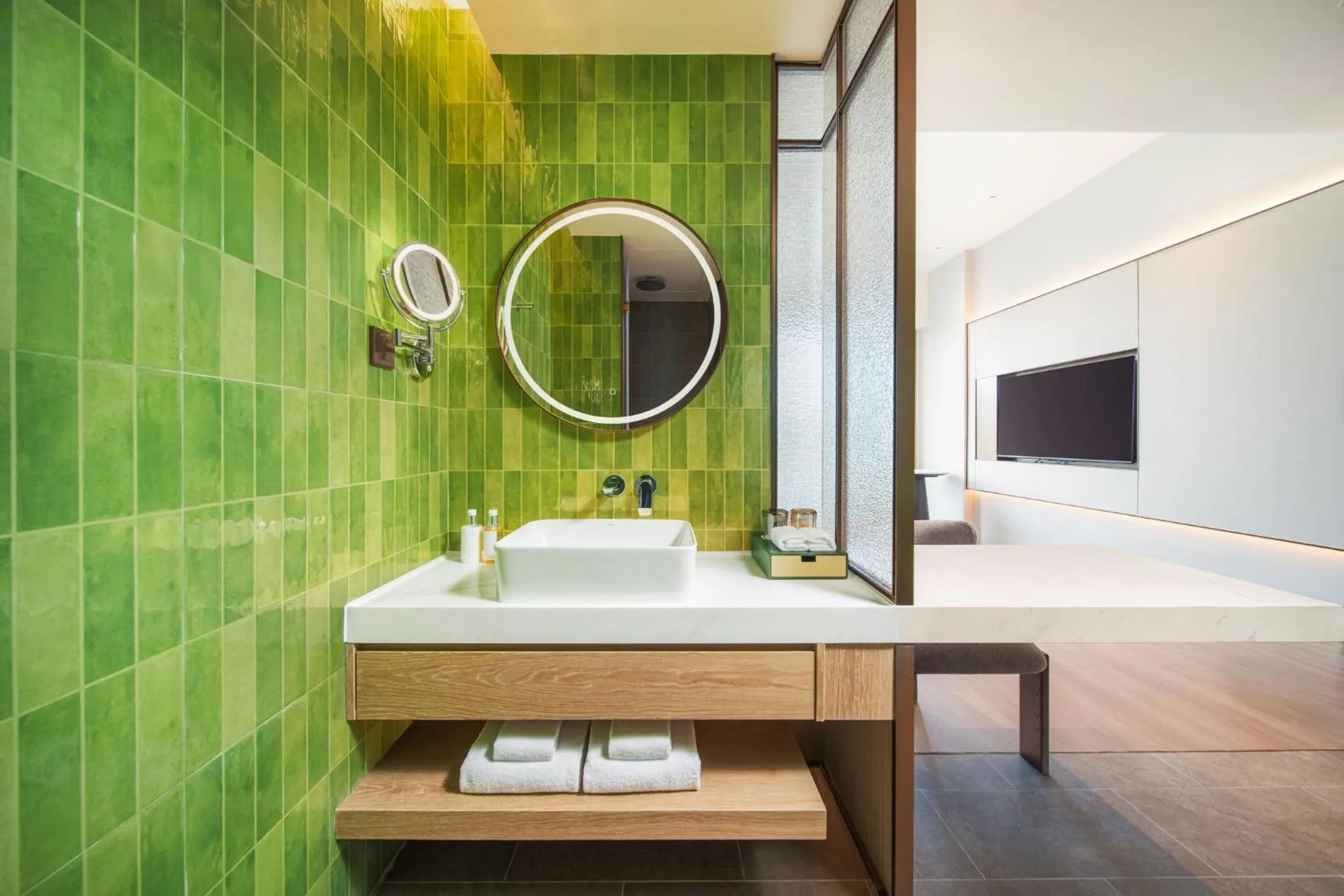 Photo of the whole room in Holiday Inn Zhuhai City Center by IHG