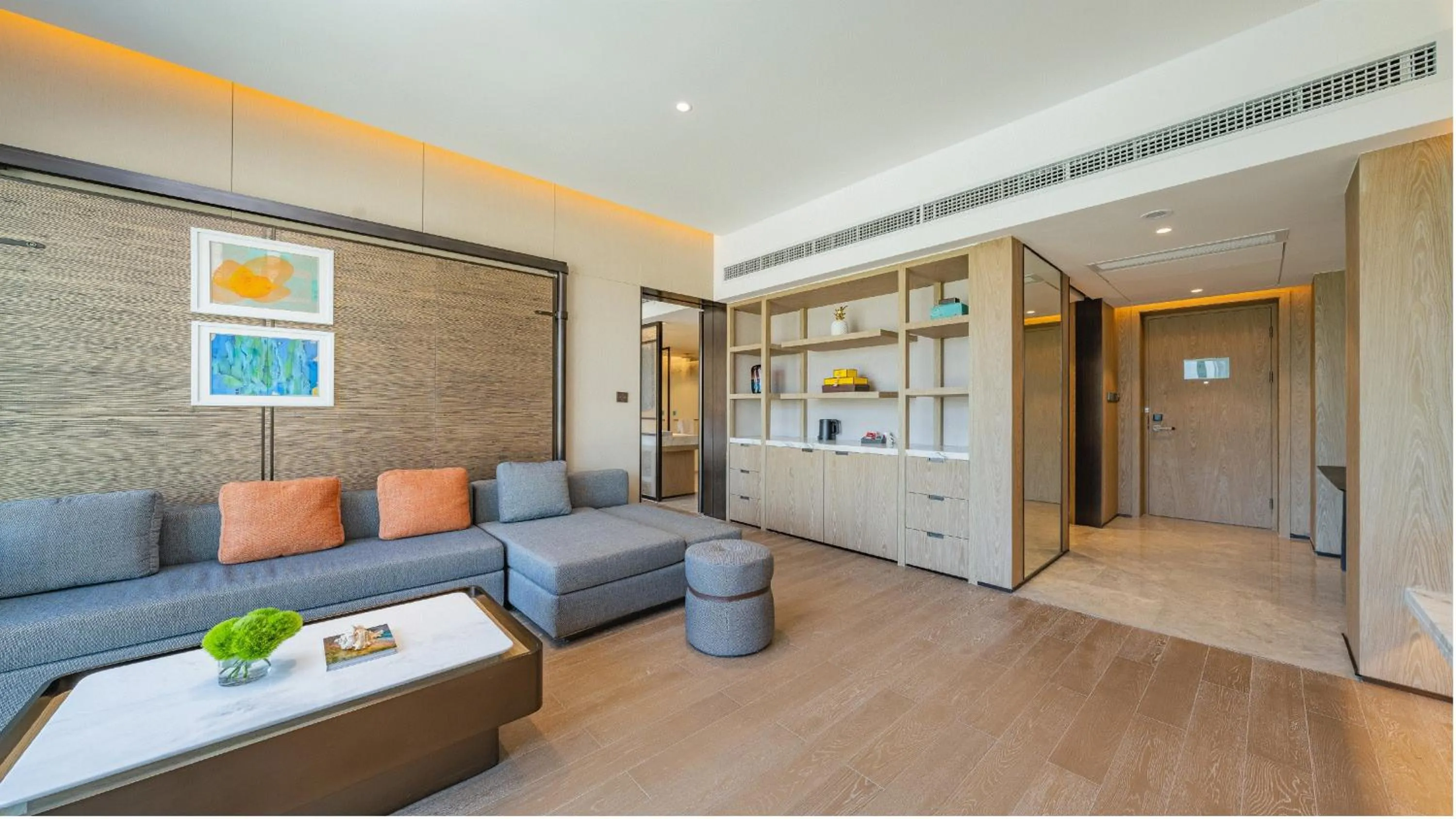 Photo of the whole room in Holiday Inn Zhuhai City Center by IHG