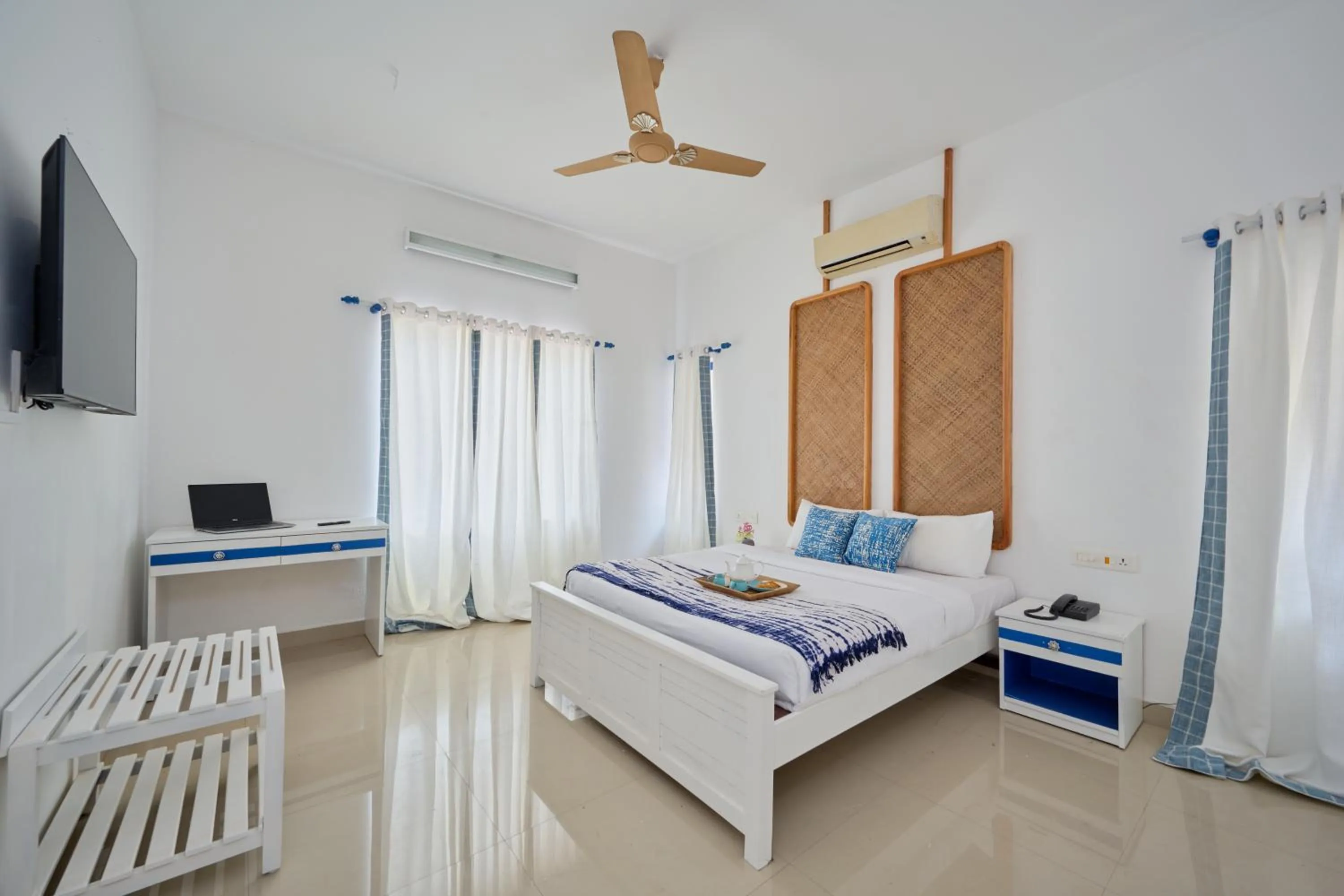 Bed in Seclude by the Lake, Alleppey