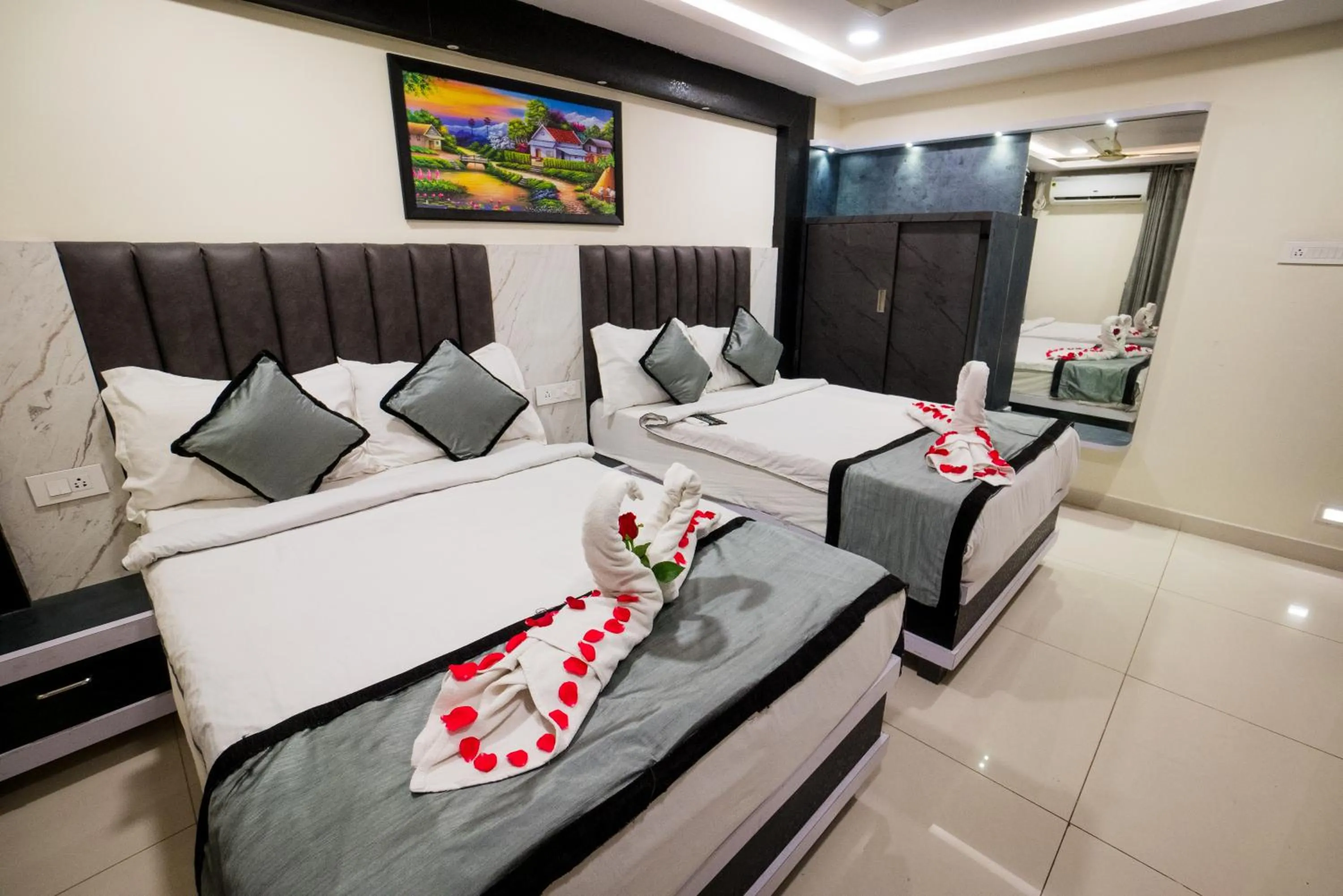 Bedroom, Bed in HOTEL PARAMESHWARA luxury awaits