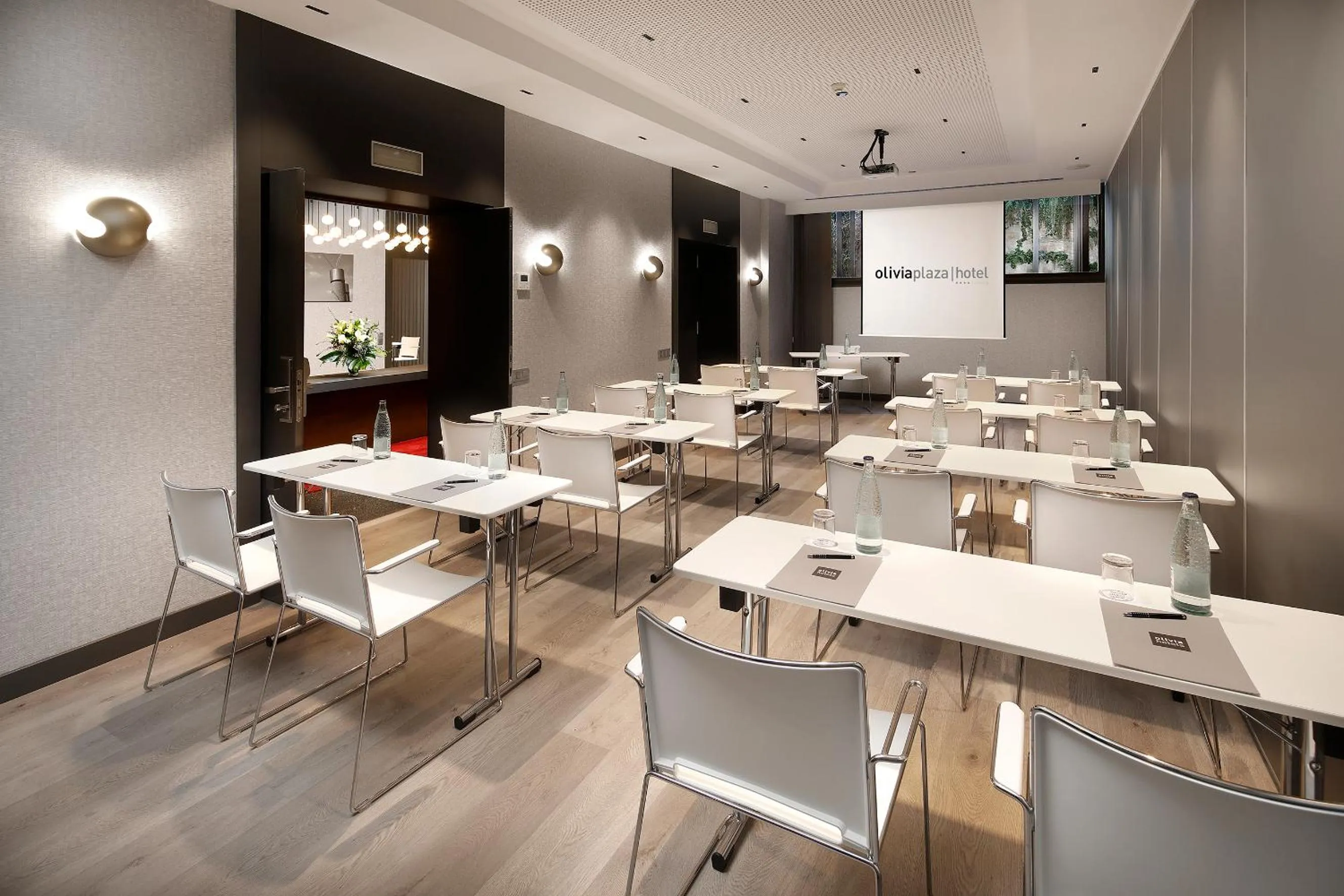 Meeting/conference room in Olivia Plaza Hotel