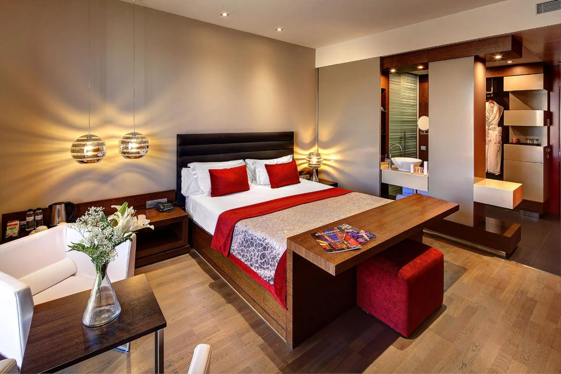 Toilet, Bed in Olivia Plaza Hotel