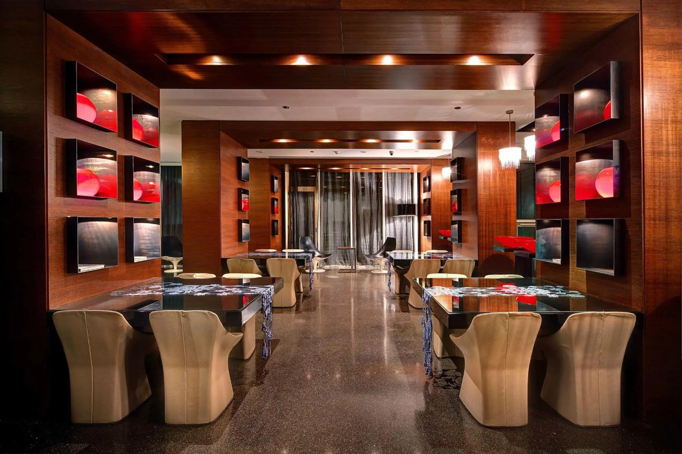 Communal lounge/ TV room in Olivia Plaza Hotel