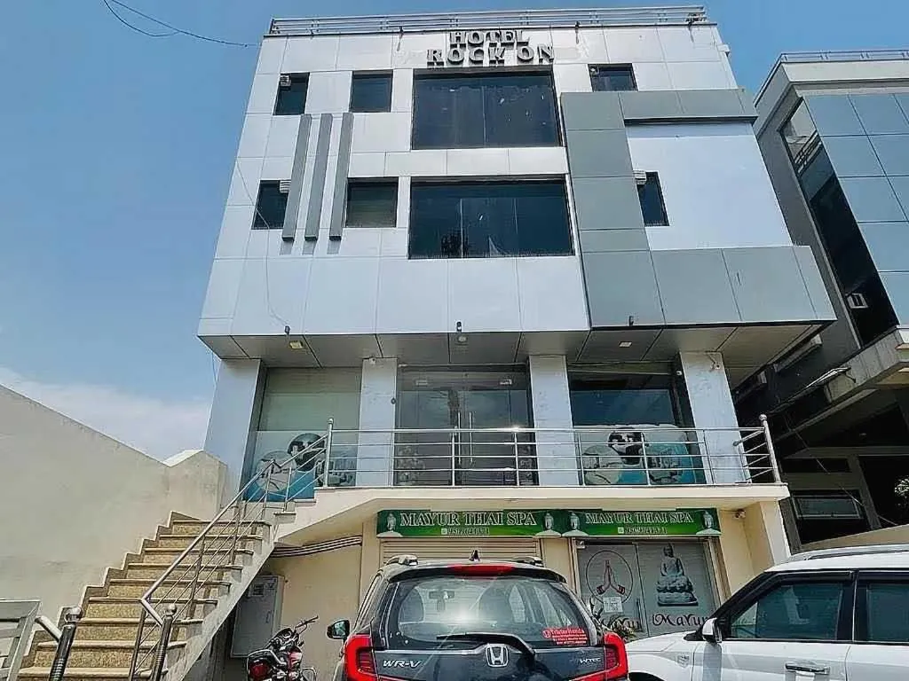 Facade/entrance in Hotel O Silver Inn-2