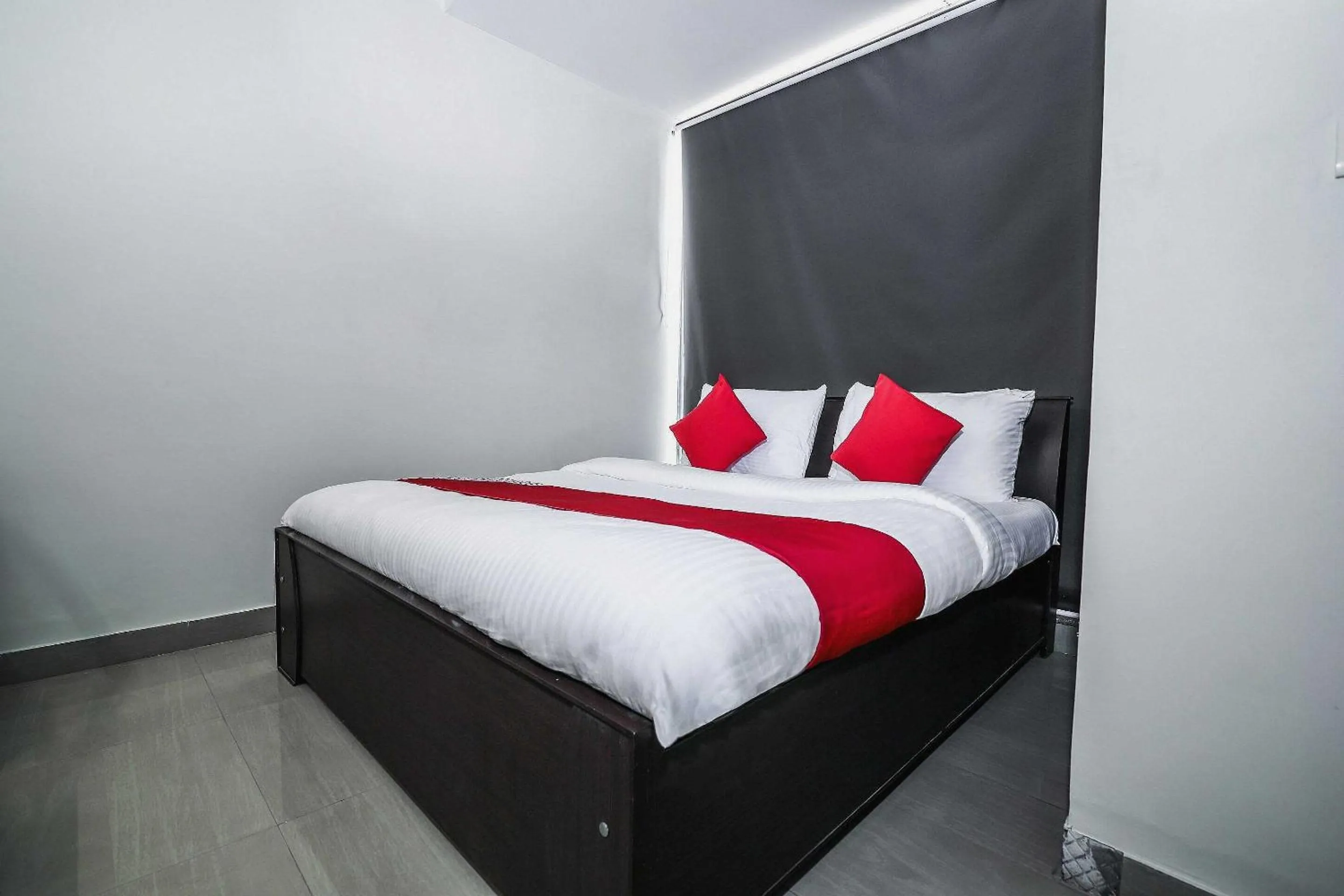 Facade/entrance, Bed in Silver Inn-2 Agarwal Farm Mansarovar