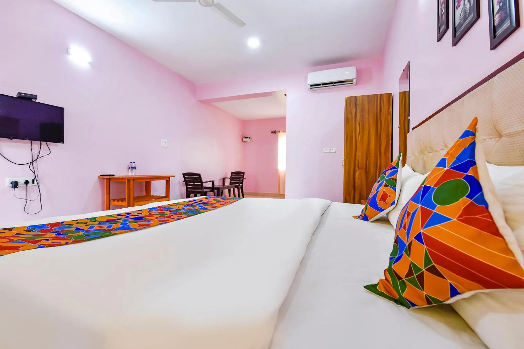 Bed in FabExpress Morjim Paradise - Nr Morjim Beach