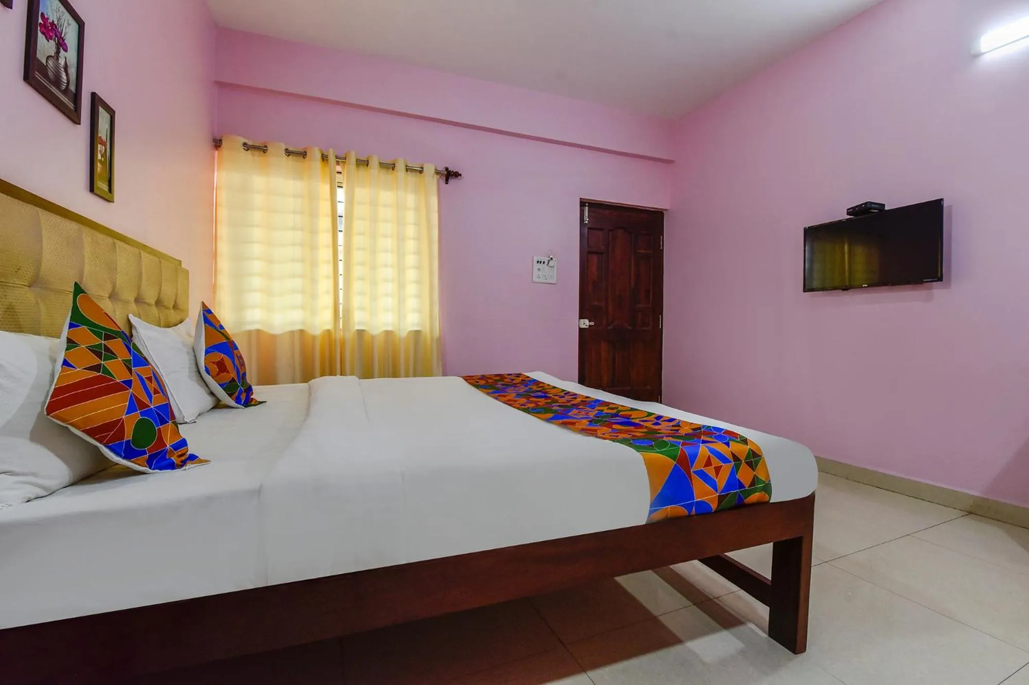 Bed in FabExpress Morjim Paradise - Nr Morjim Beach