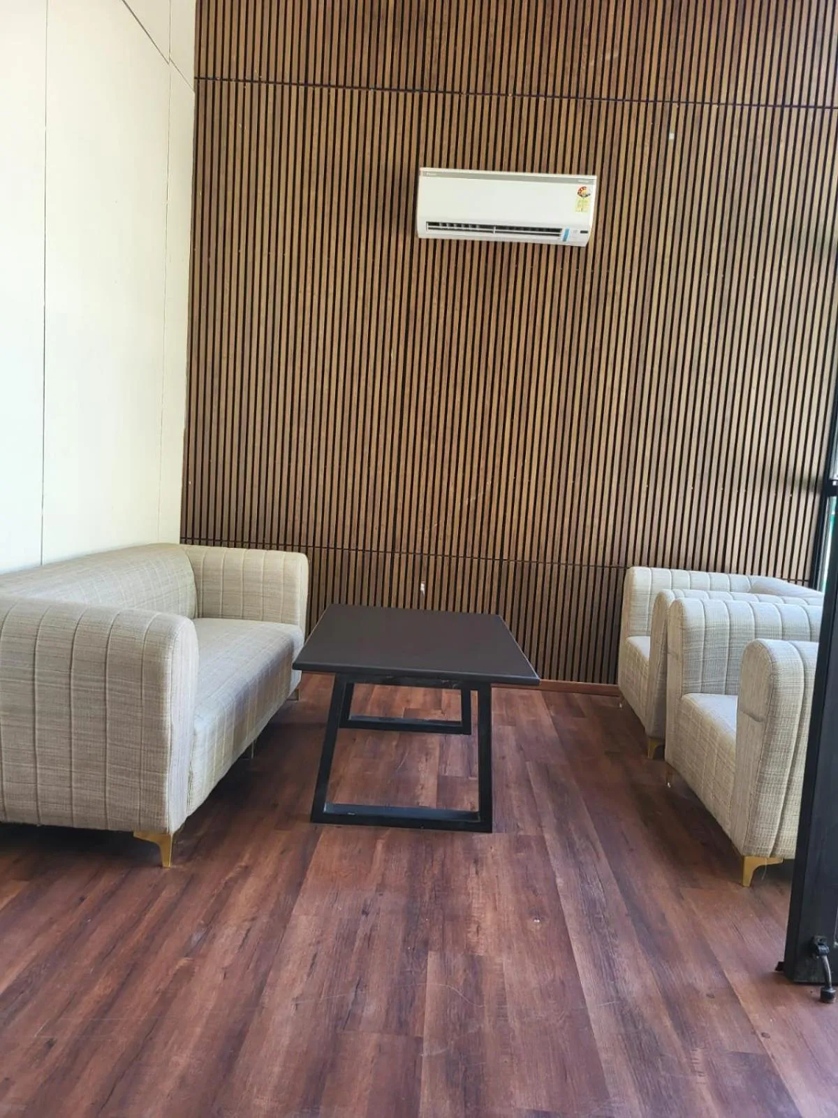 Living room in WelcomHeritage Tarangi Ramganga Resort