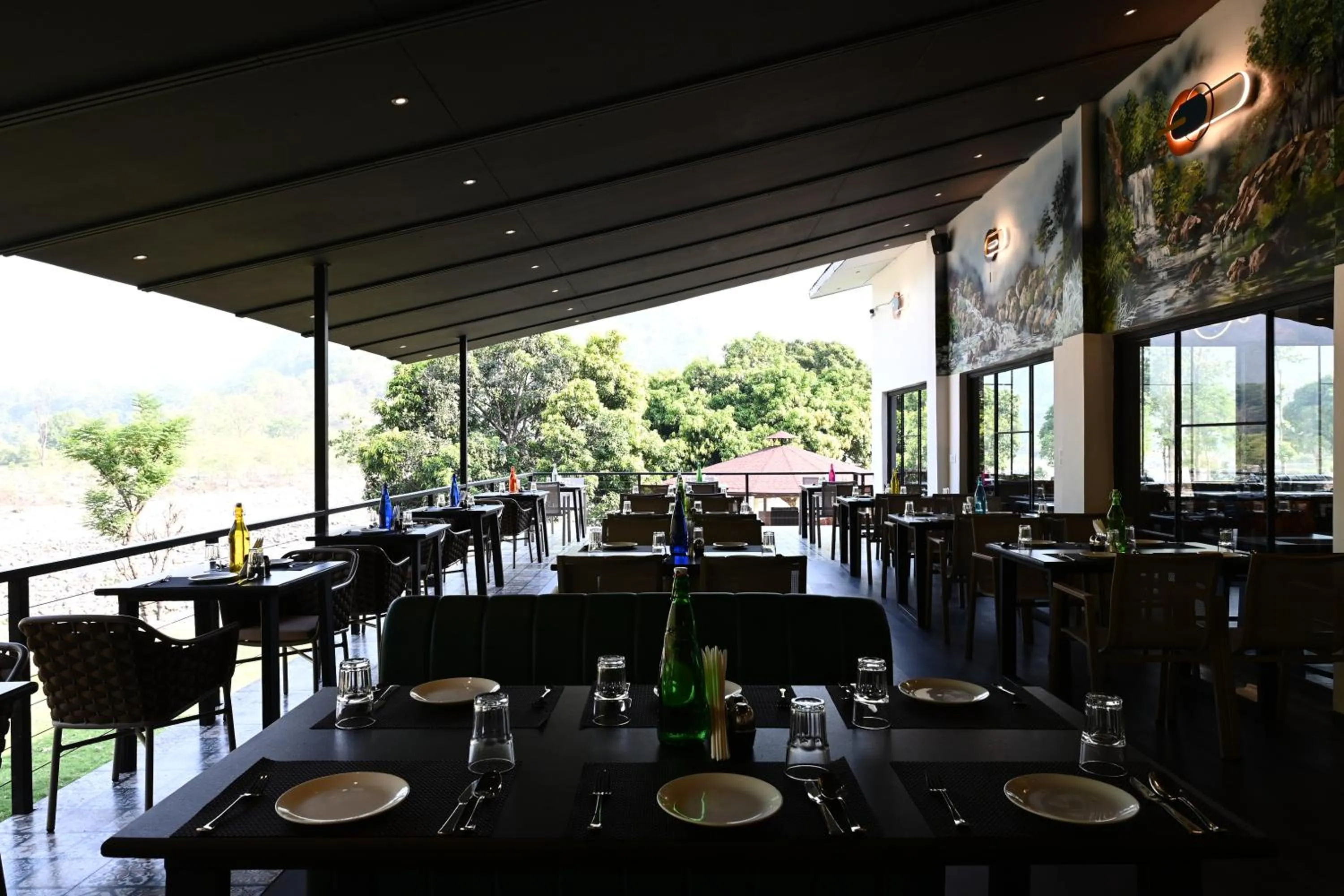 Restaurant/places to eat in WelcomHeritage Tarangi Ramganga Resort