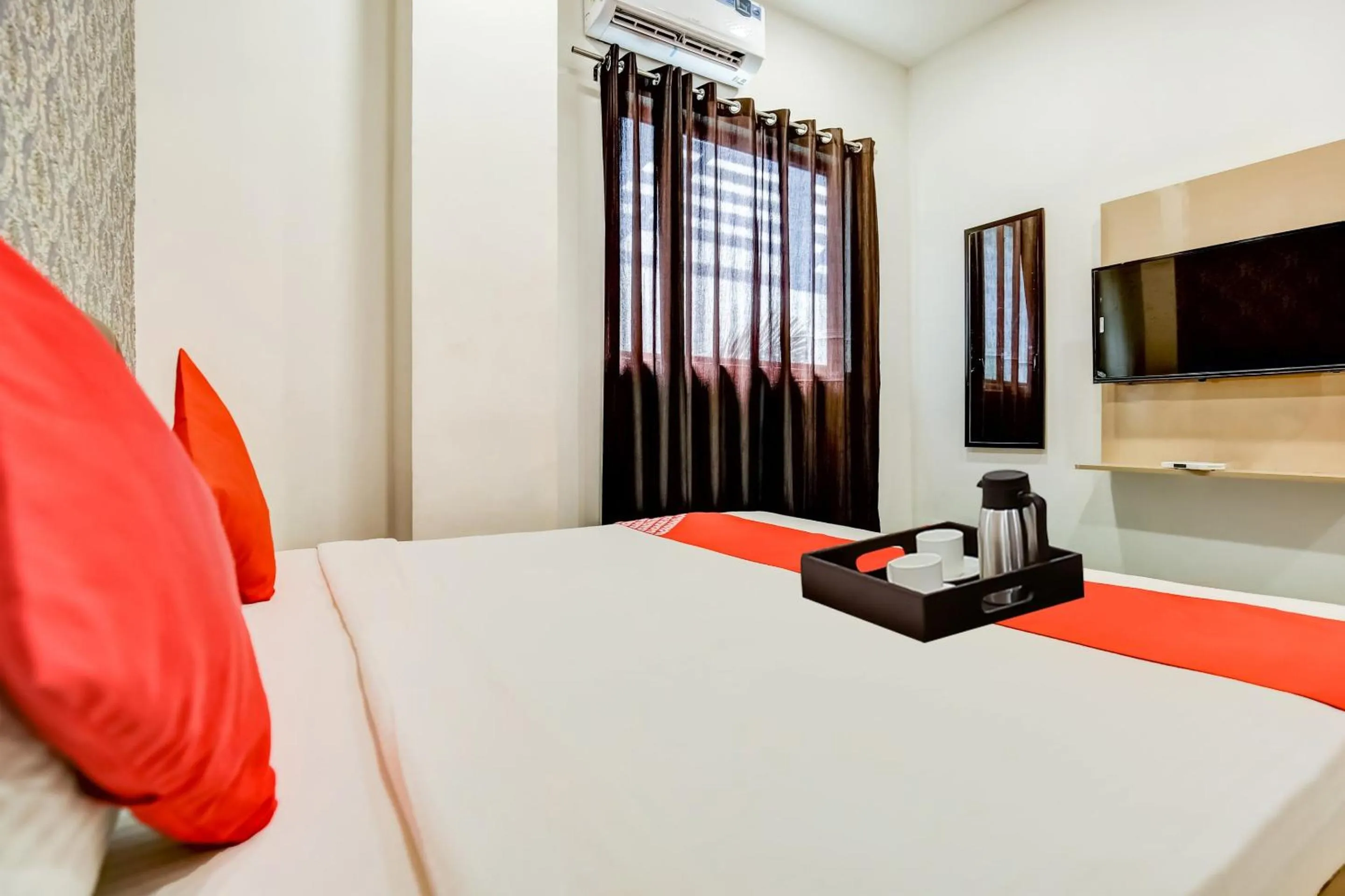 Bedroom in Hotel O Jo Jo