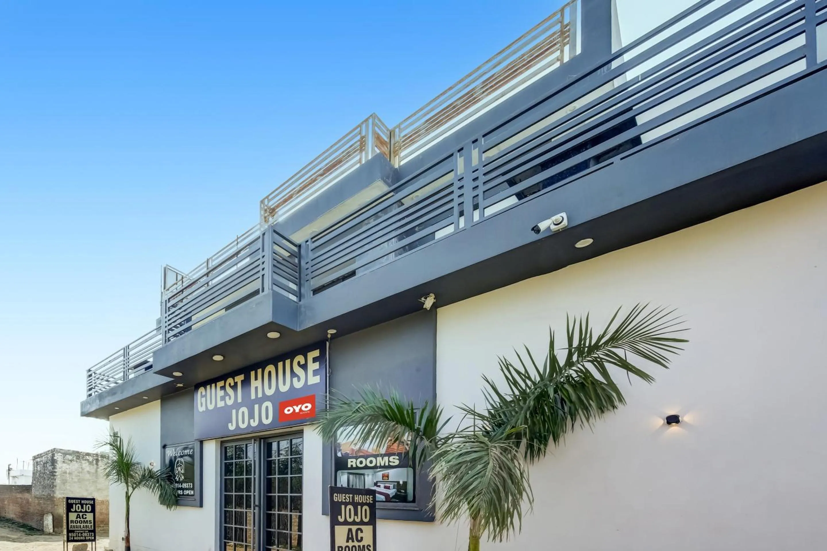 Facade/entrance in Hotel O Jo Jo