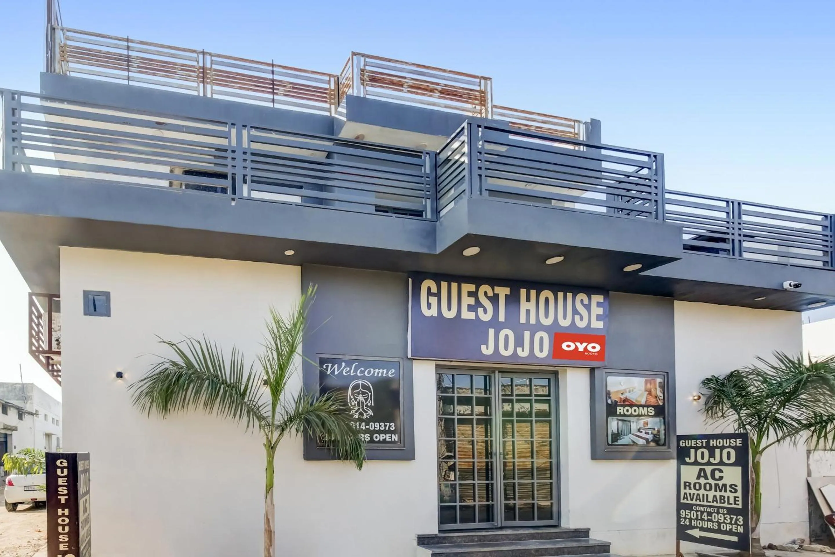 Facade/entrance in Hotel O Jo Jo