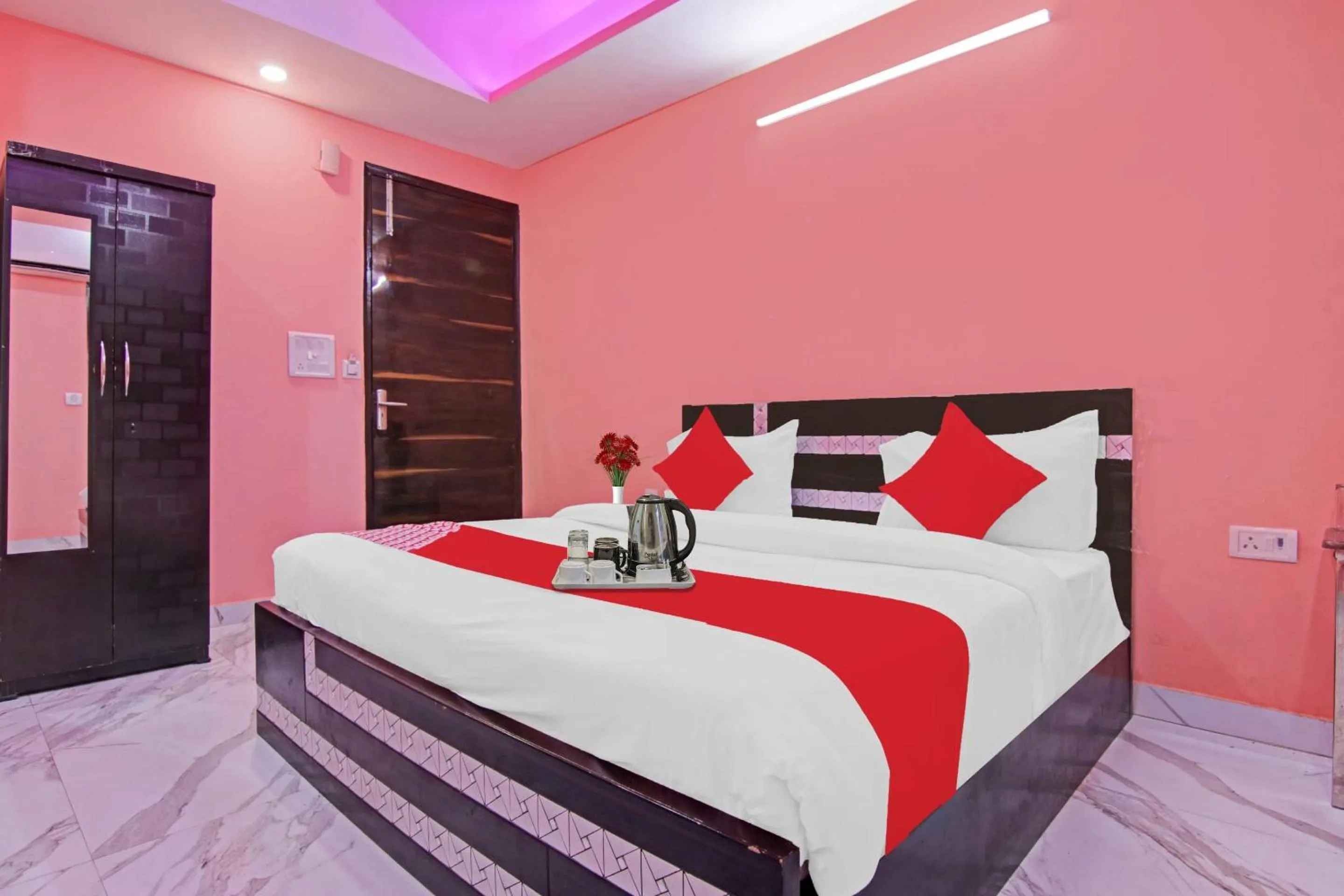 Bedroom, Bed in Super Hotel O Rishabh Inn