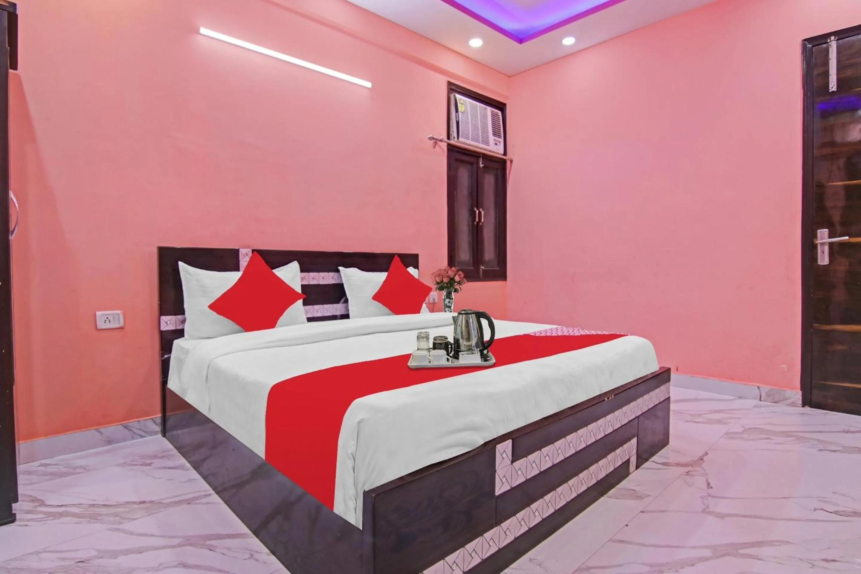 Bedroom, Bed in Super Hotel O Rishabh Inn