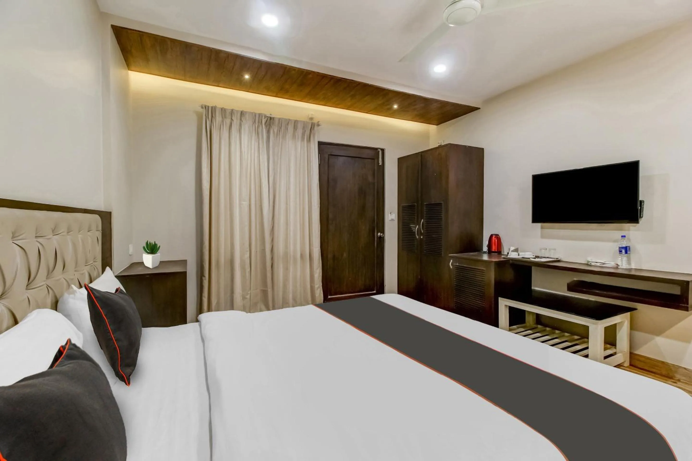 Bedroom, Bed in Capital O Coco Farm Resort