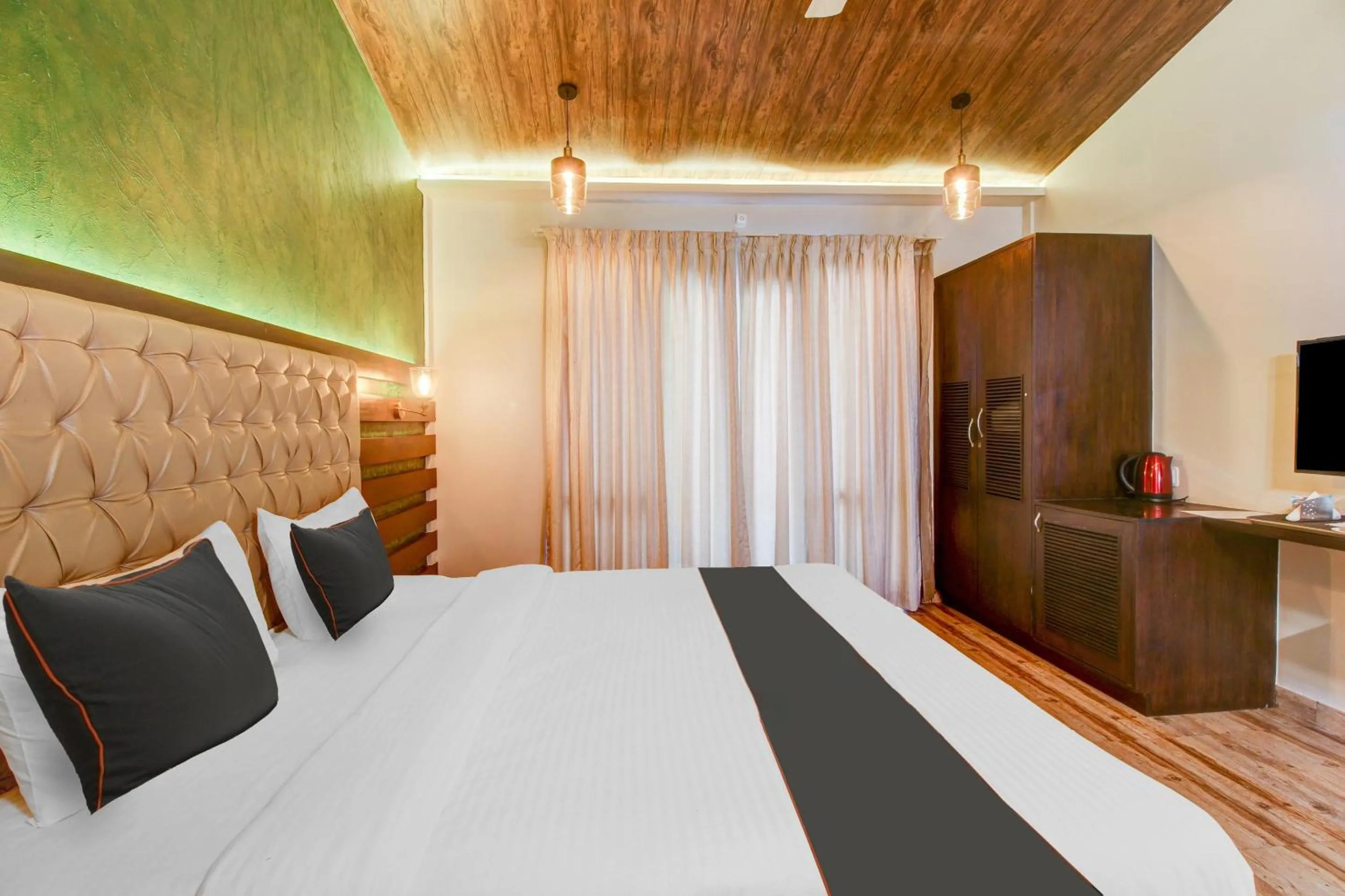 Bedroom, Bed in Capital O Coco Farm Resort