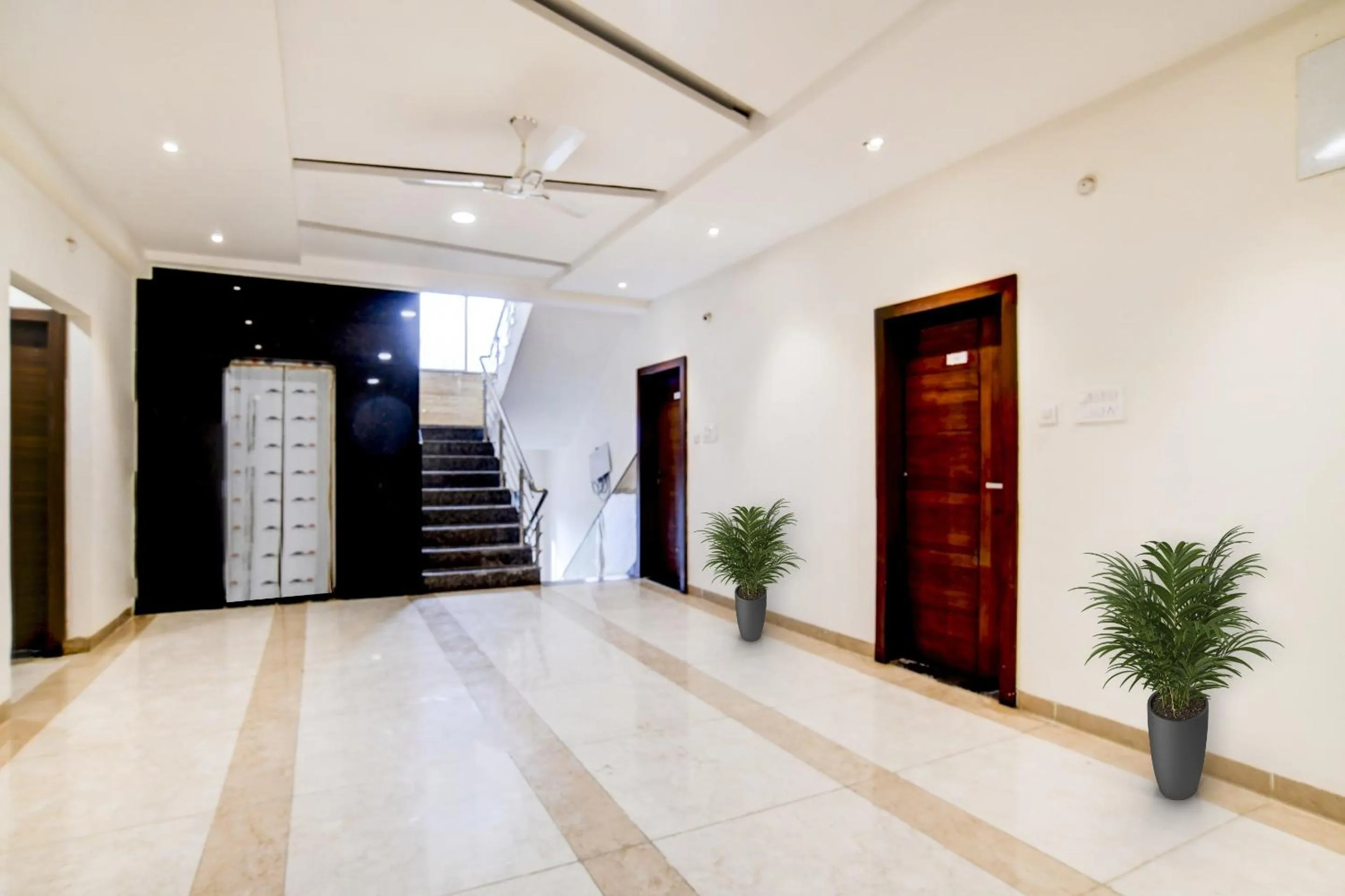 Lobby or reception in Collection O Task