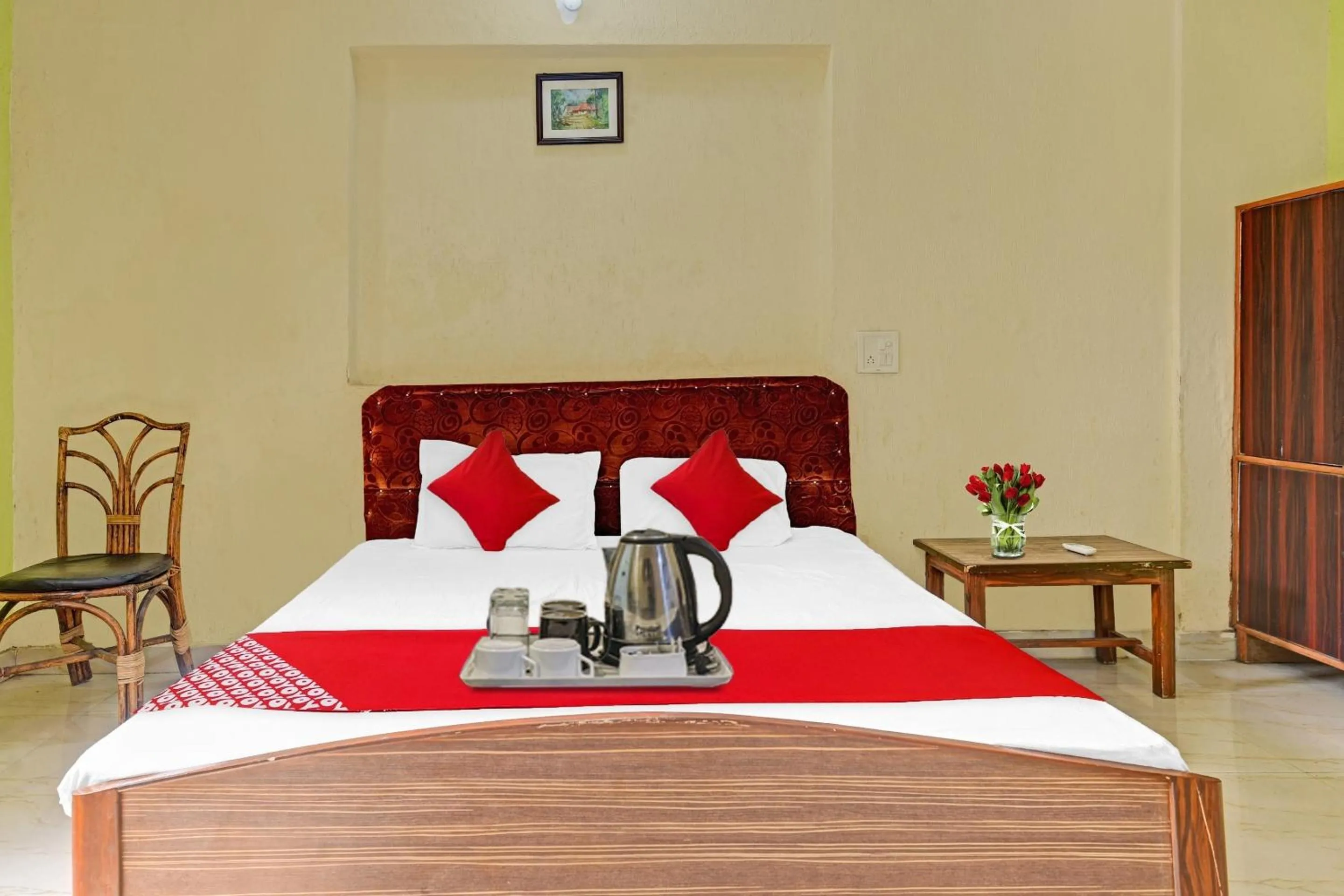 Facade/entrance in Hotel O Corporate Inn