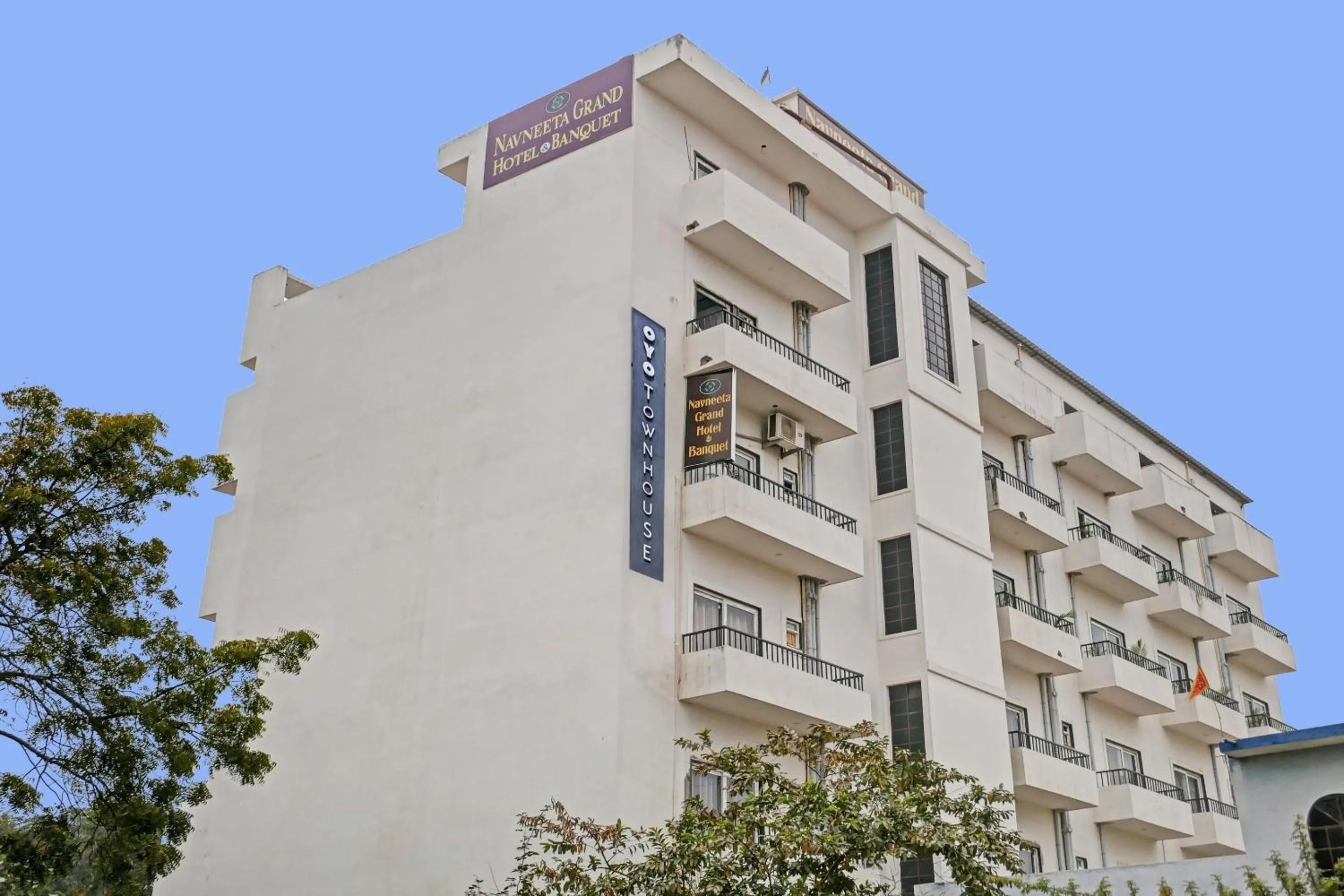 Facade/entrance in Hotel O Navneeta Grand