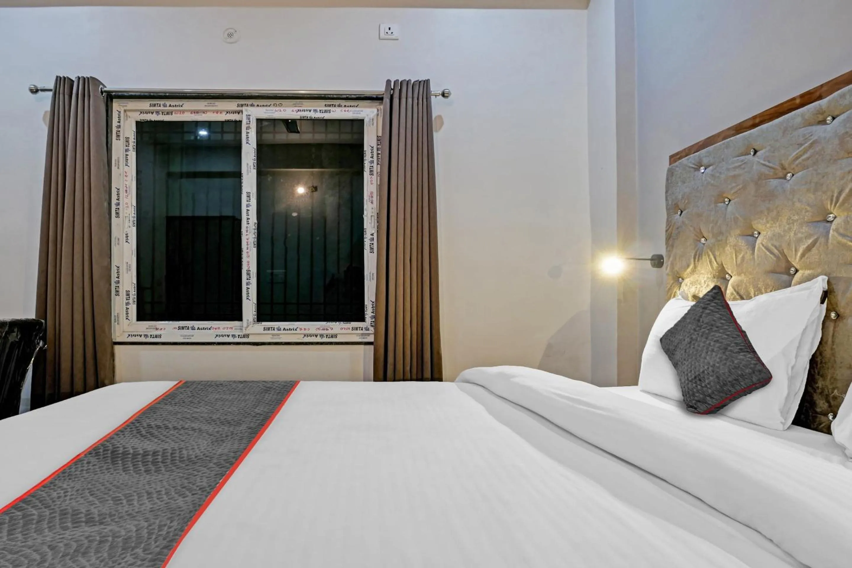 Bedroom, Bed in Hotel O Navneeta Grand