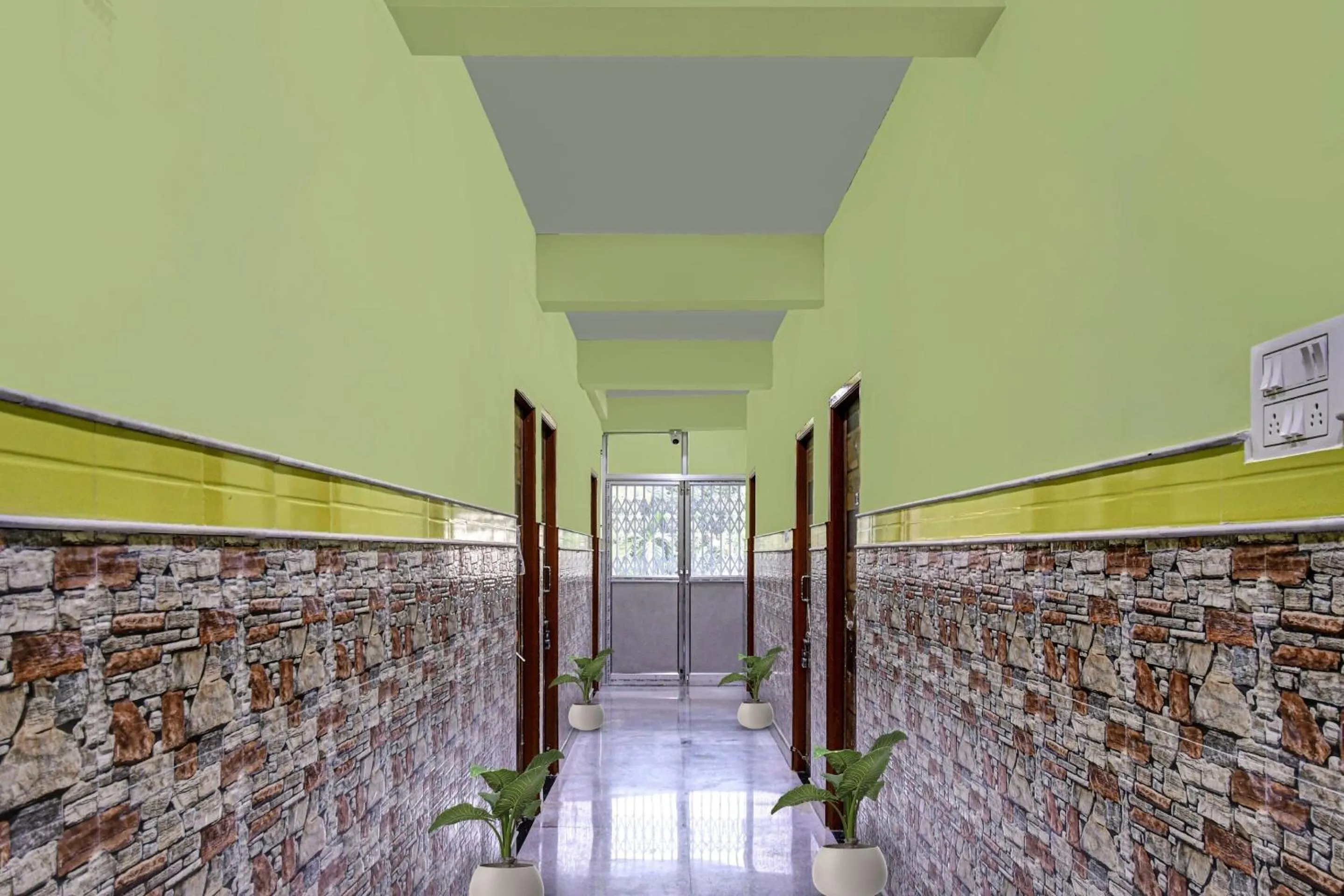 Facade/entrance in Hotel O Singh Guest House