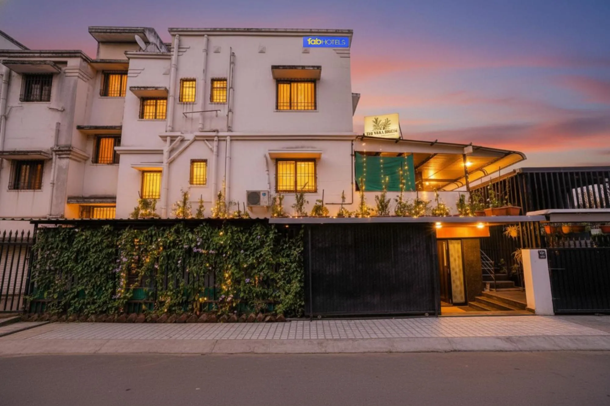 Facade/entrance in FabHotel Viva House - Talegaon