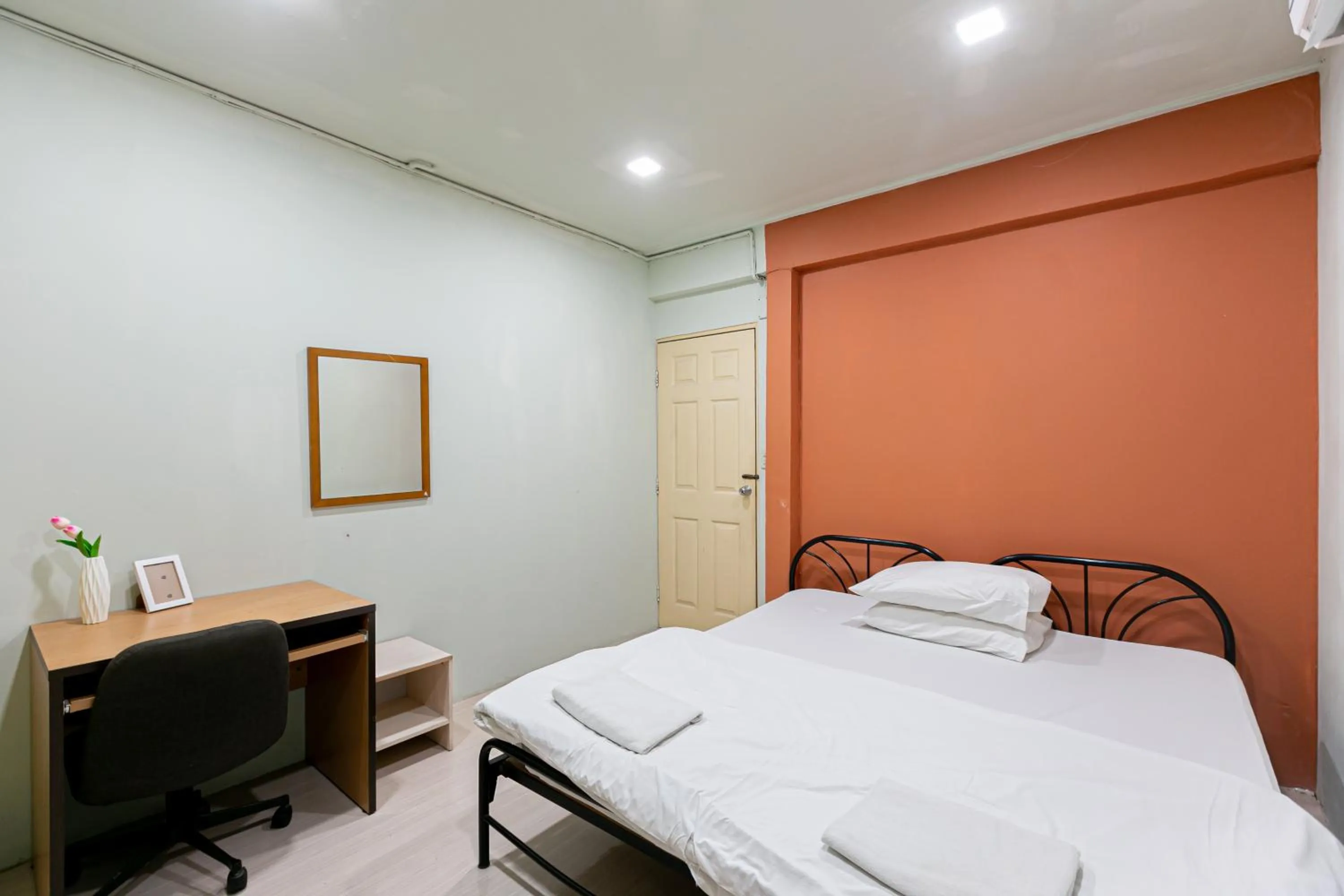 Photo of the whole room, Bed in Freesia Saladaeng Silom Apartments