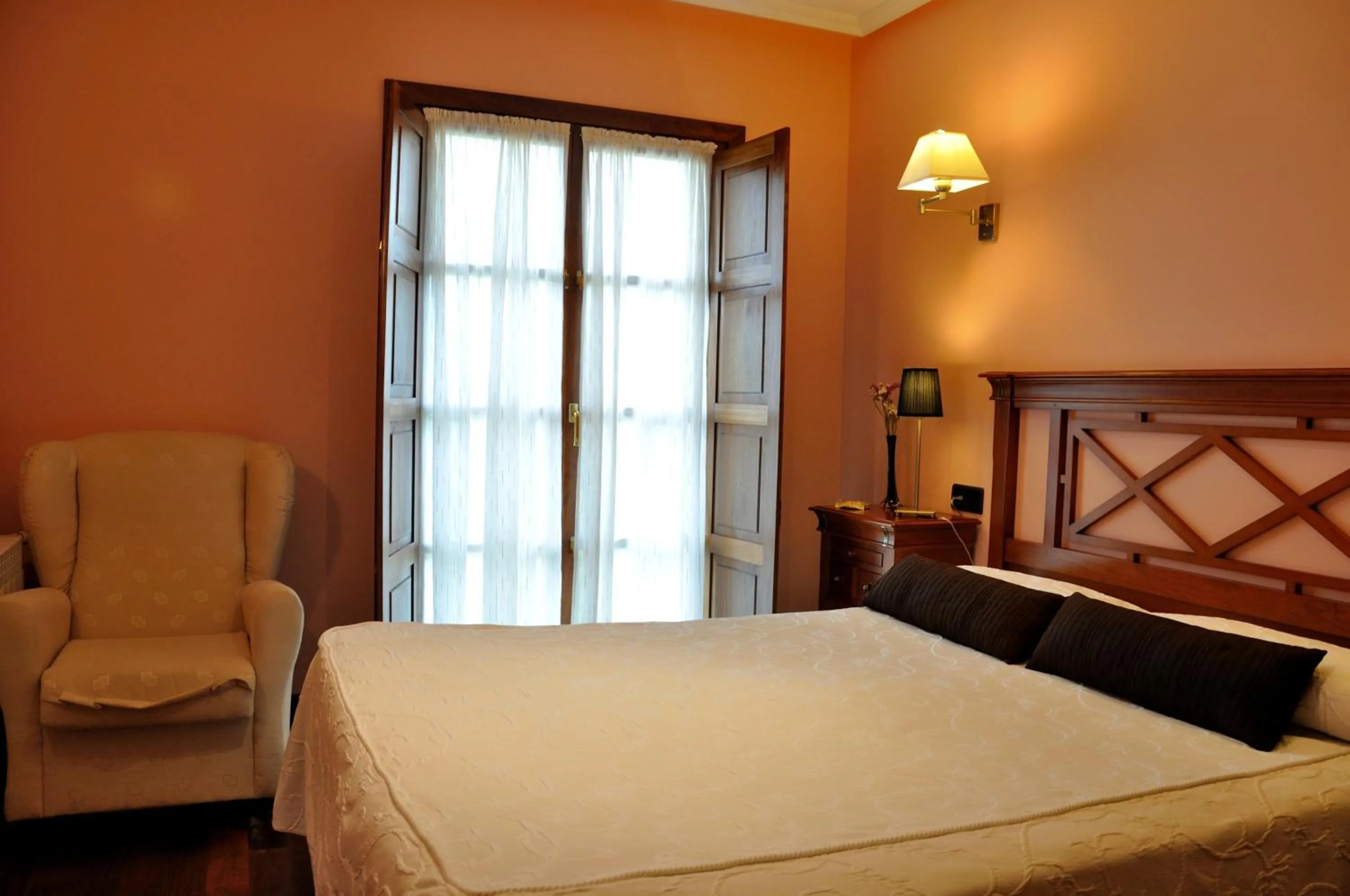 Bedroom, Bed in Hotel Puerta Del Oriente