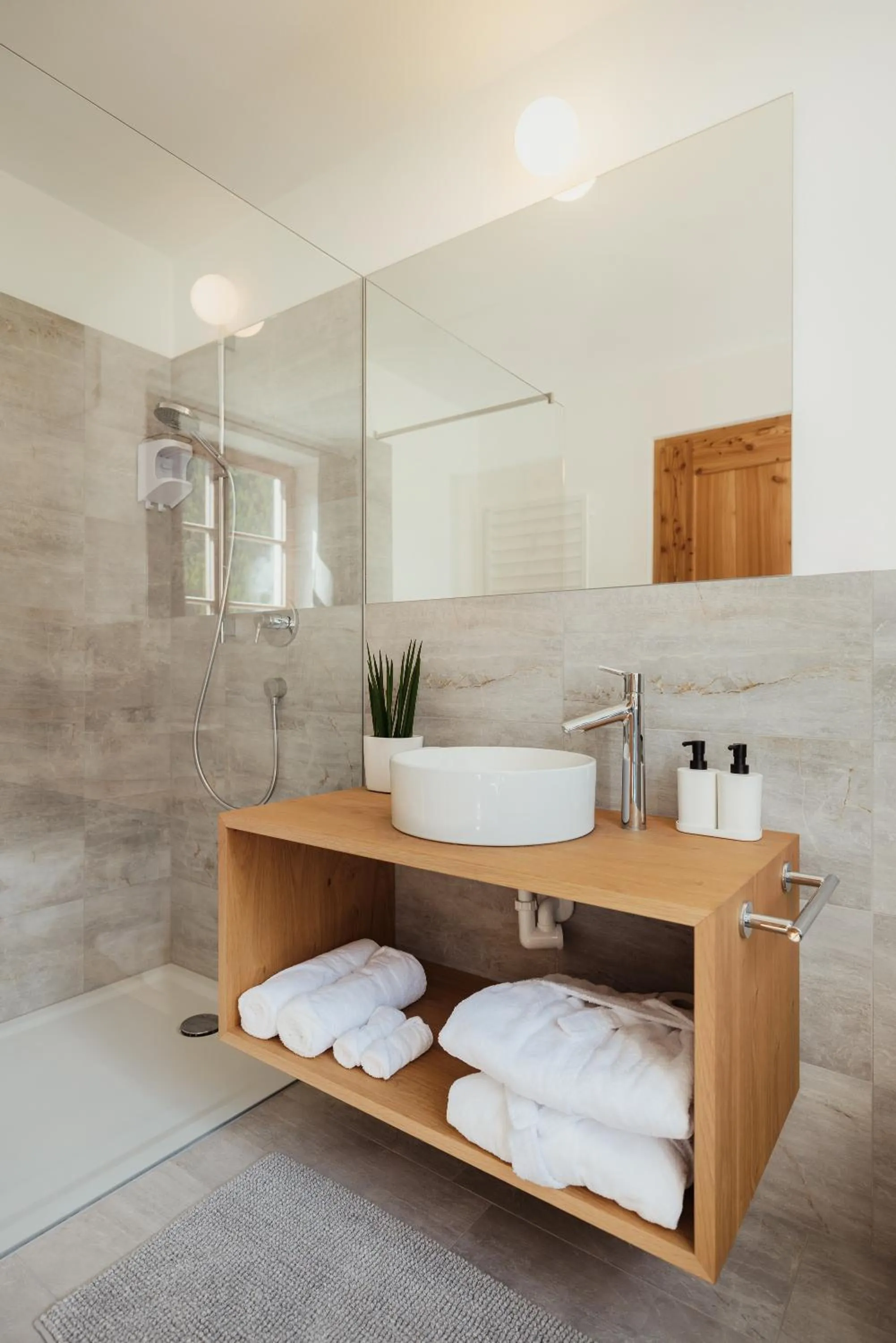 Shower in Halbwöhrerhof