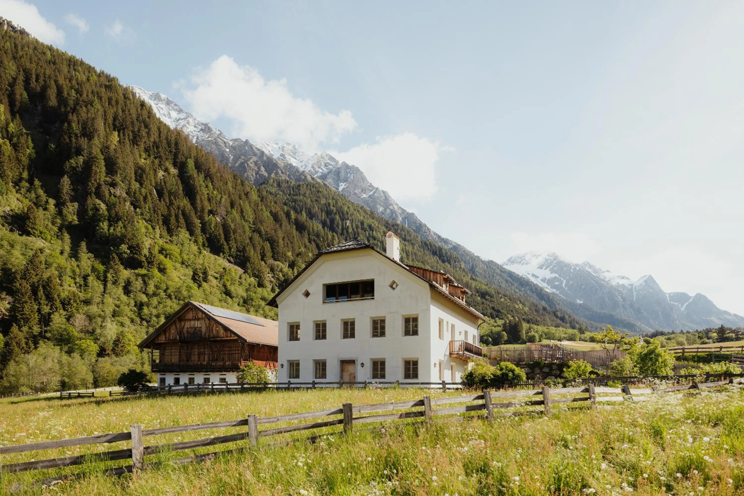 Property building in Halbwöhrerhof