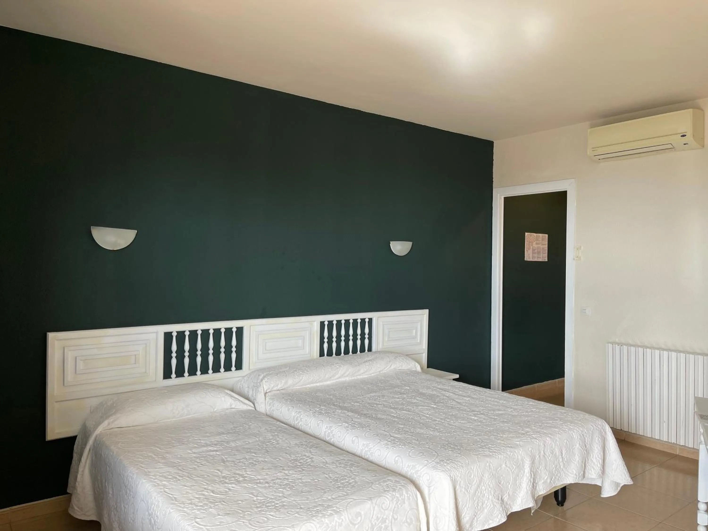 Photo of the whole room, Bed in Hotel Bruc