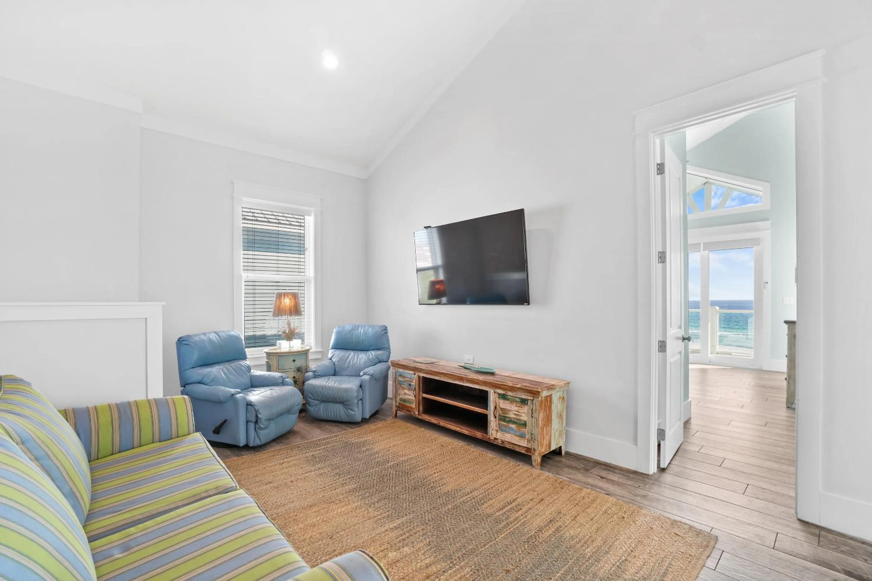 Communal lounge/ TV room in Beach House - Sweet N Salty by Panhandle Getaways