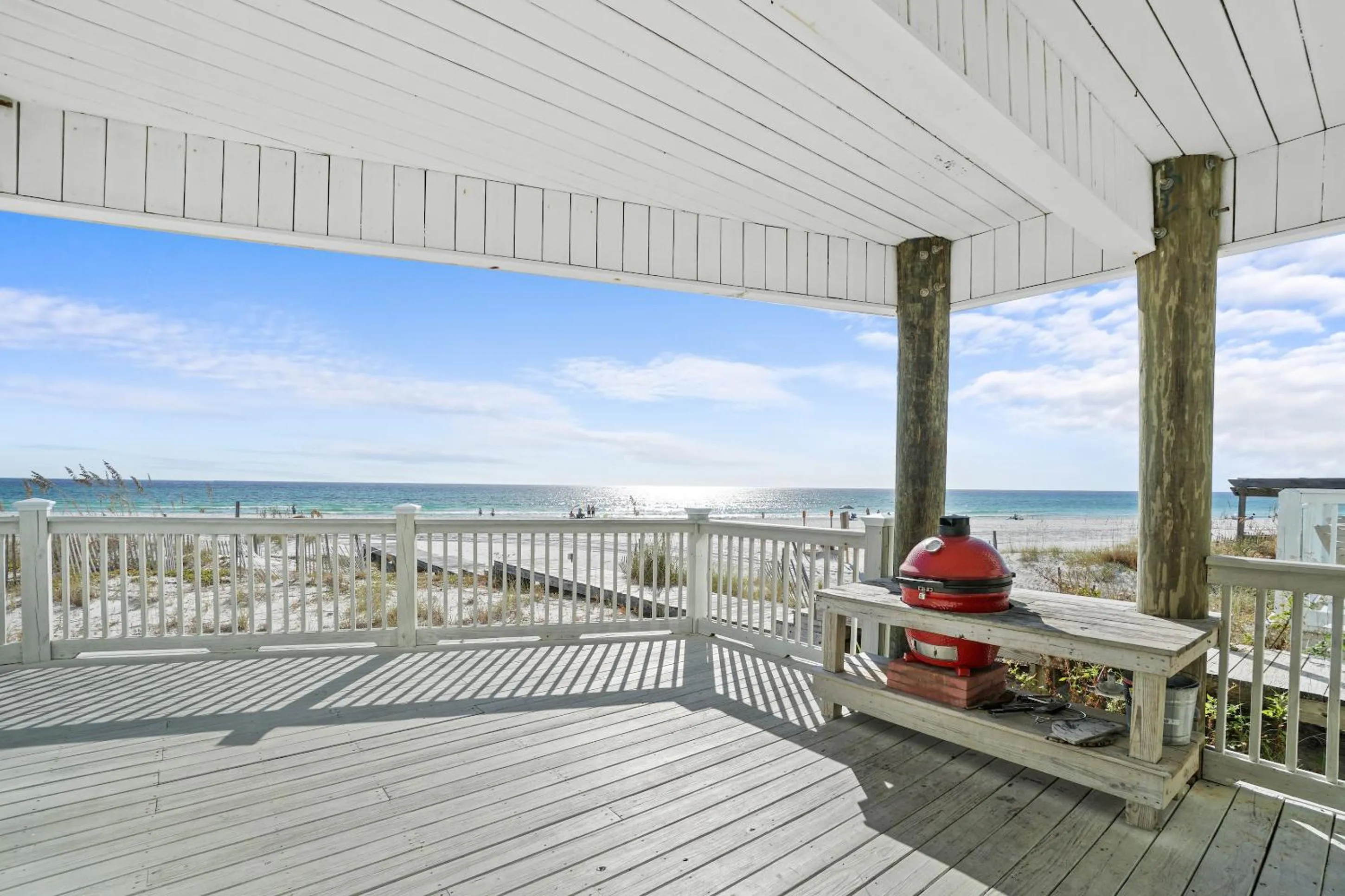 Communal lounge/ TV room in Beach House - Sweet N Salty by Panhandle Getaways