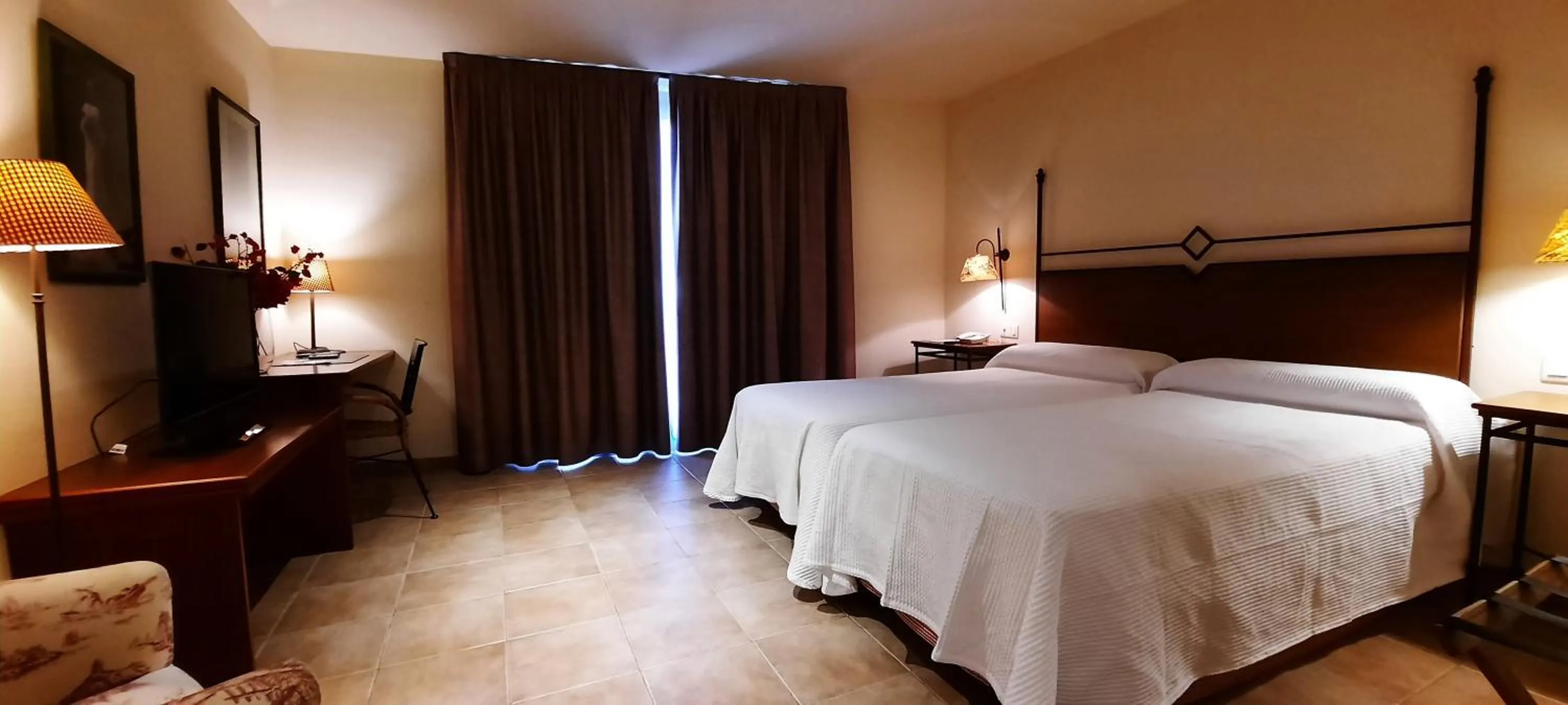 Photo of the whole room, Bed in Sant Jordi