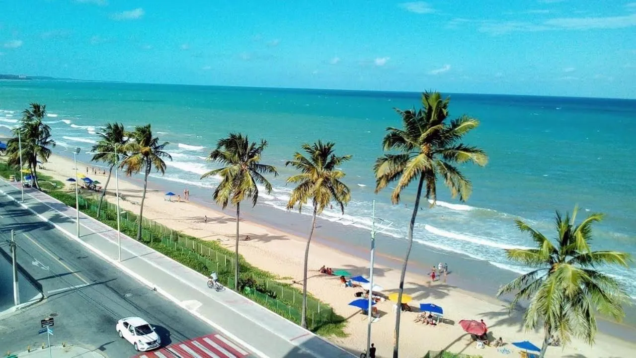 Bird's eye view in Ritz Suítes-Maceió, Flat a Beira mar de temporada