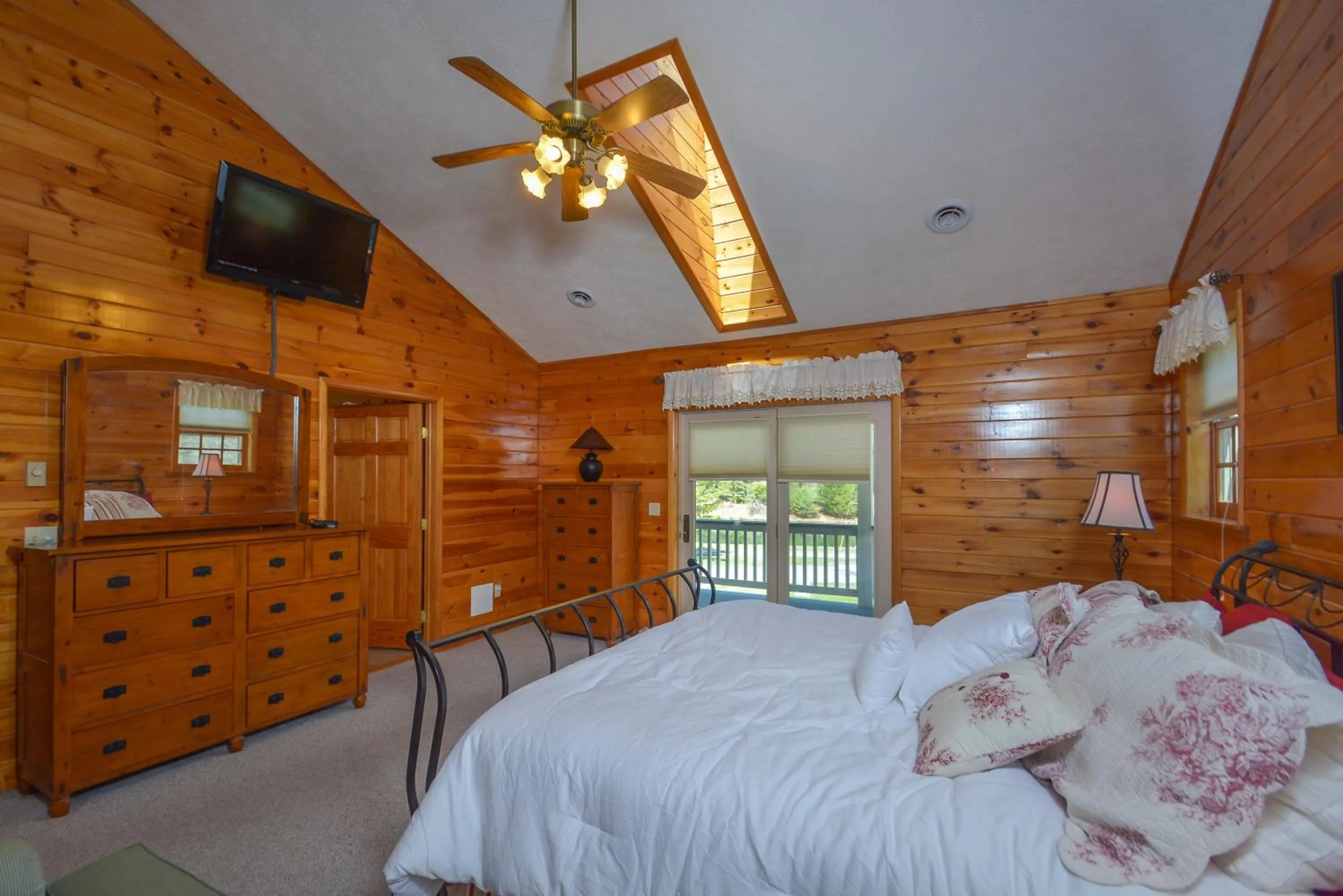 Property building, Bed in Forever Young