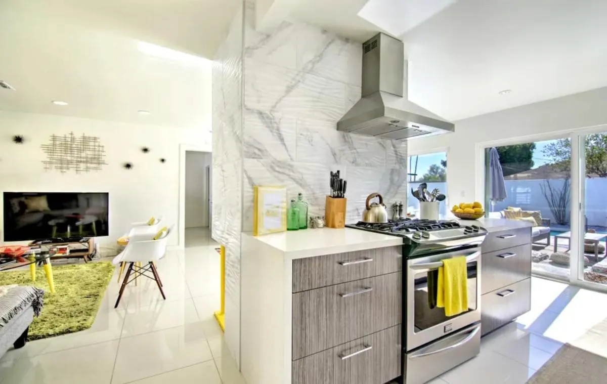 Amarillo House - Luxury Home with Pool & Spa