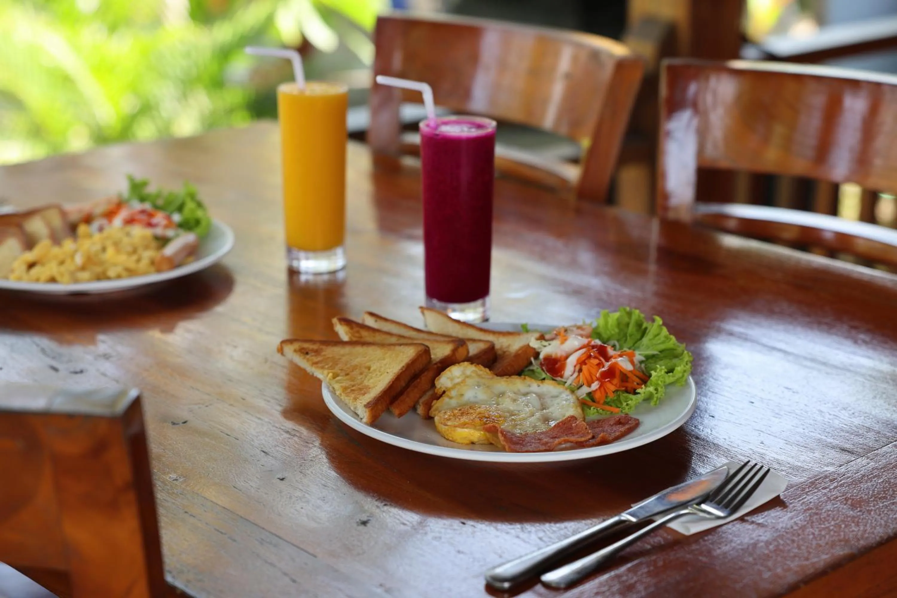 Restaurant/places to eat in Kelingking Tatakan Villa