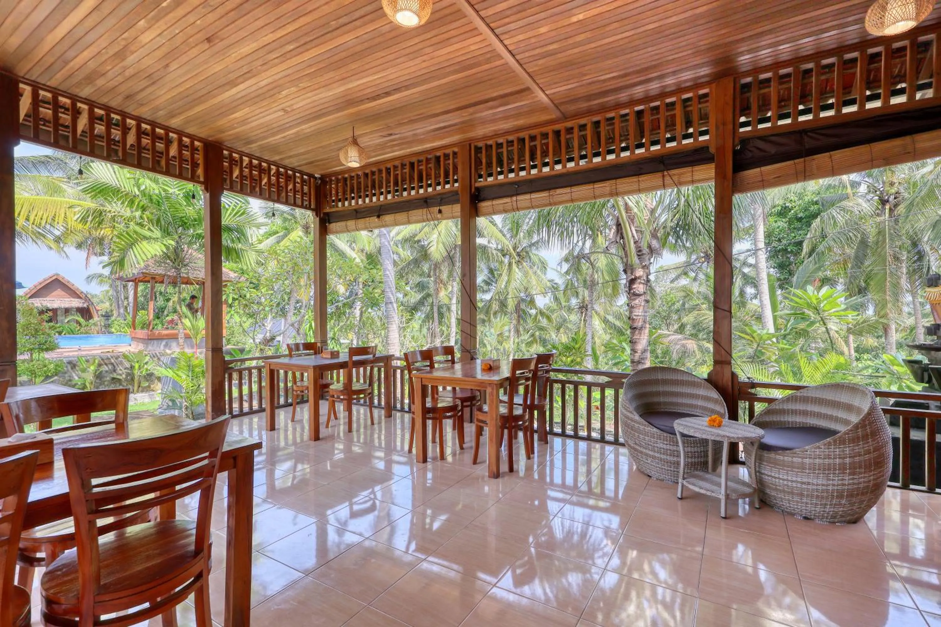 Restaurant/places to eat in Kelingking Tatakan Villa