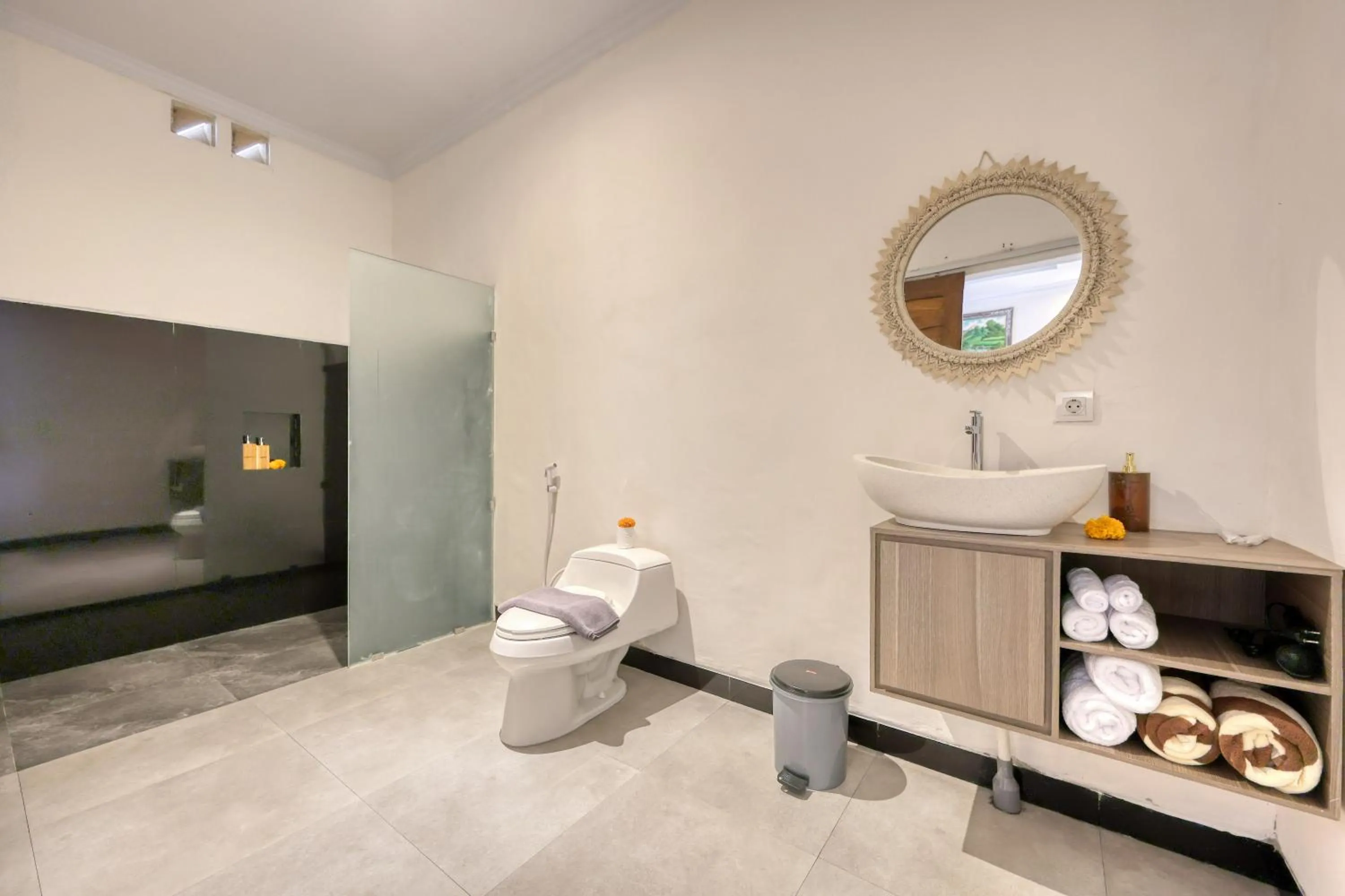 Toilet in Kelingking Tatakan Villa