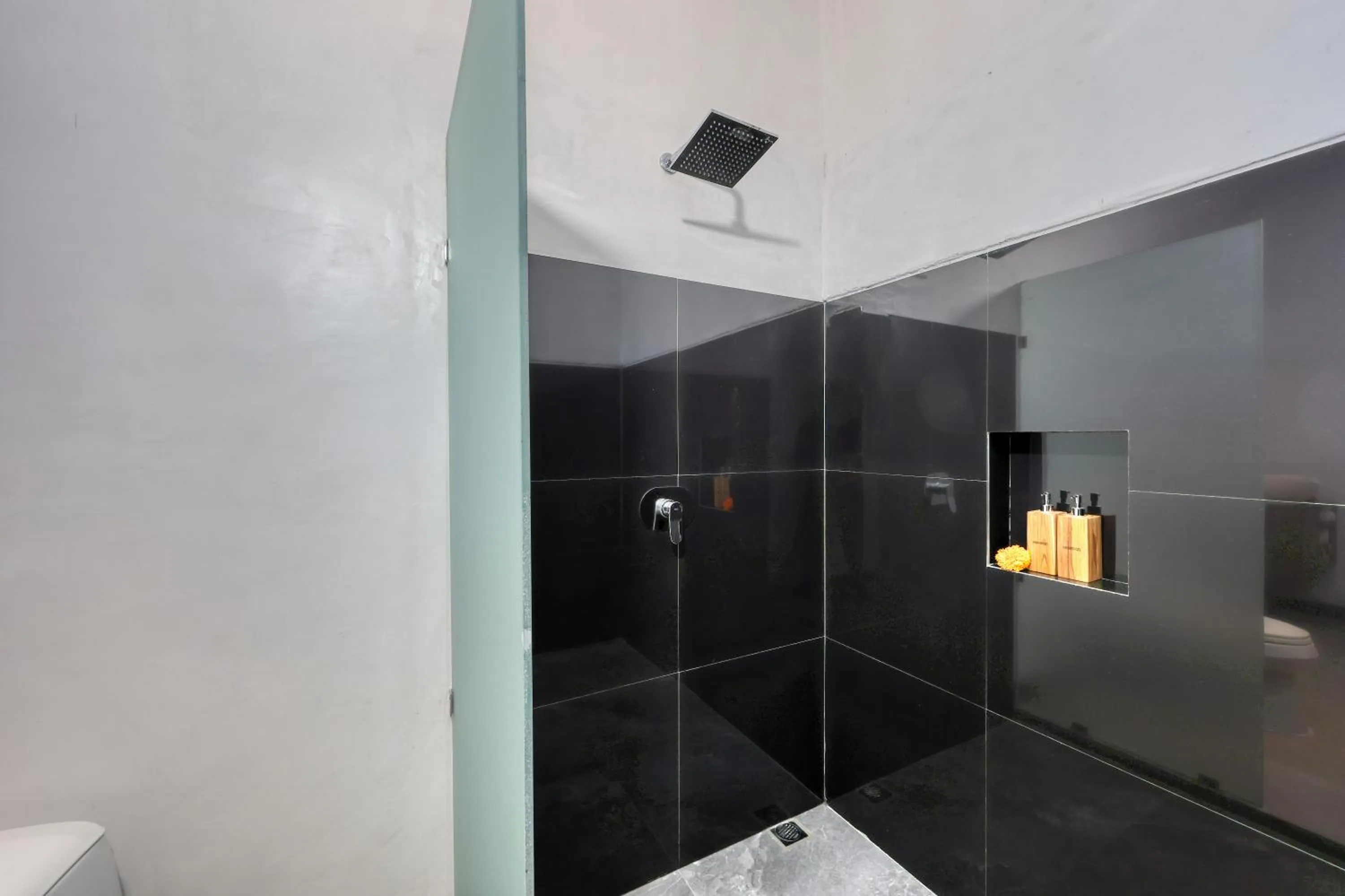 Shower in Kelingking Tatakan Villa