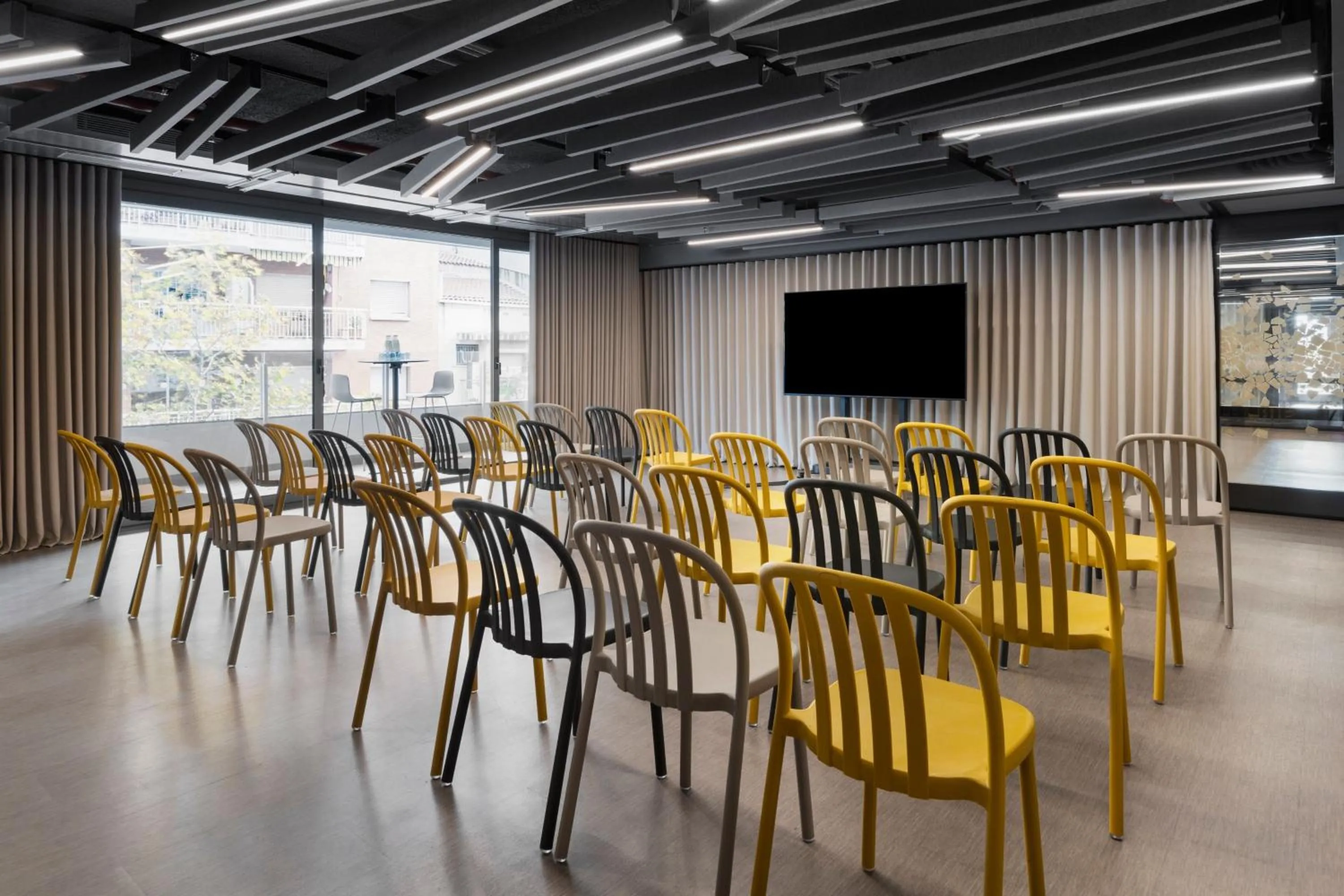 Meeting/conference room in Moxy Barcelona