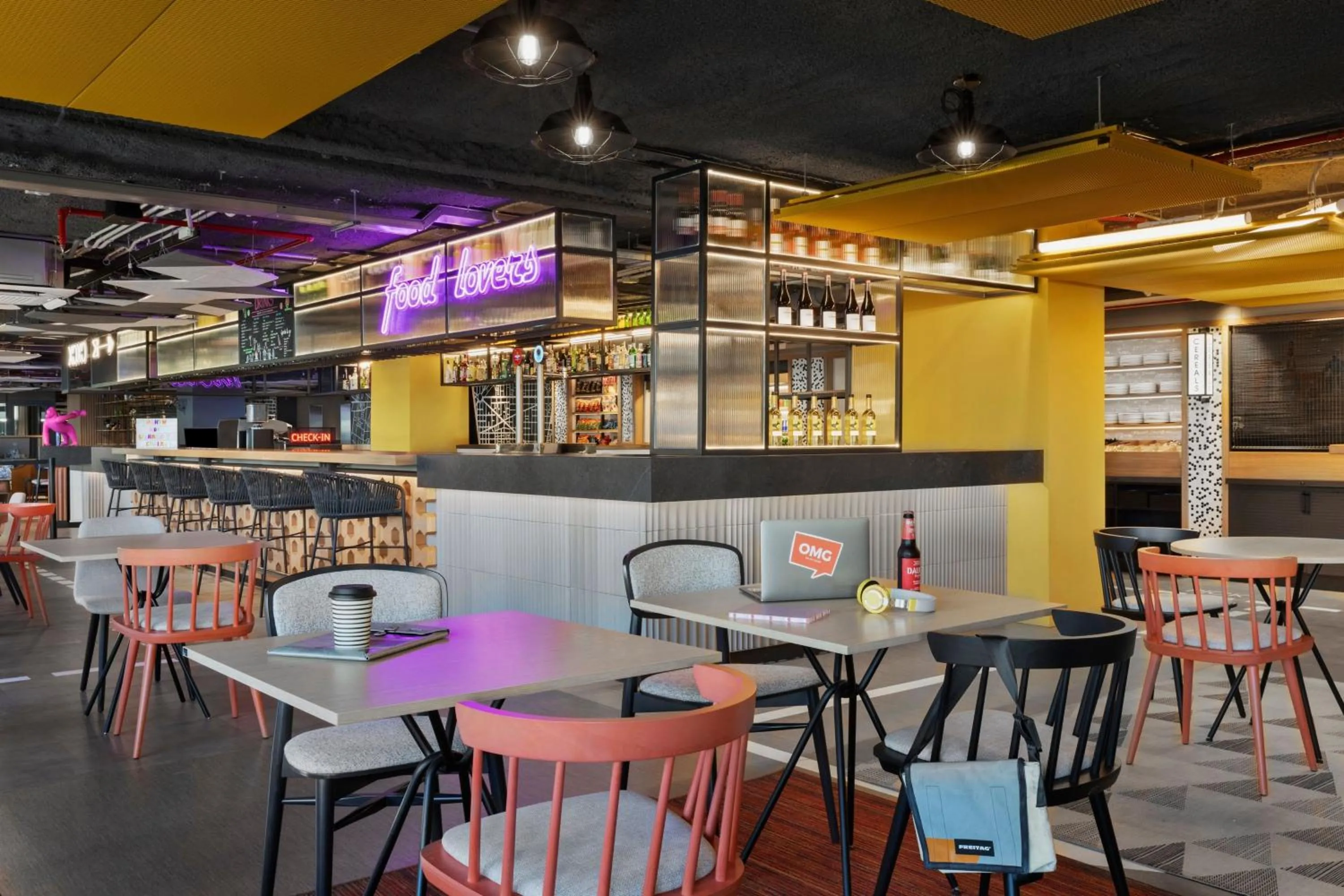 Restaurant/places to eat in Moxy Barcelona