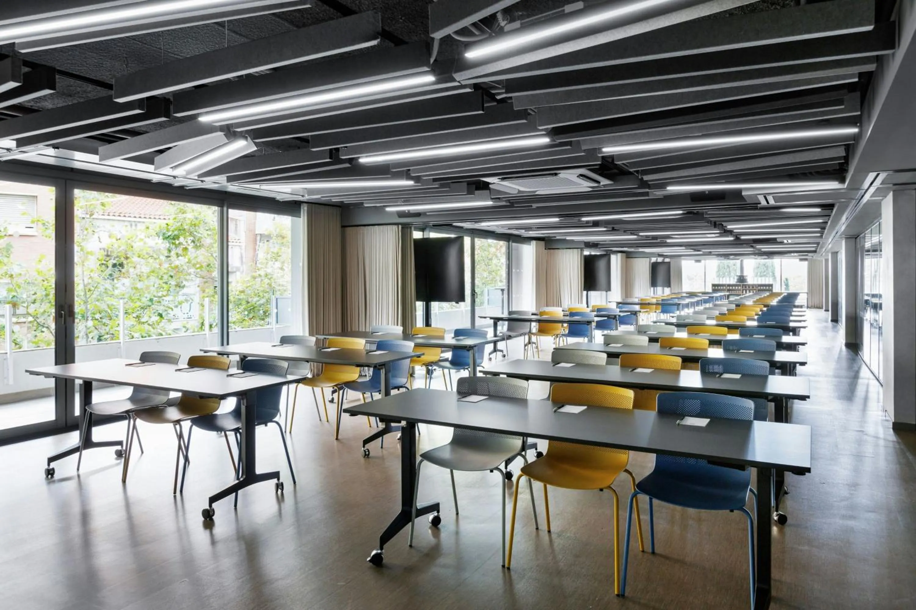 Meeting/conference room in Moxy Barcelona